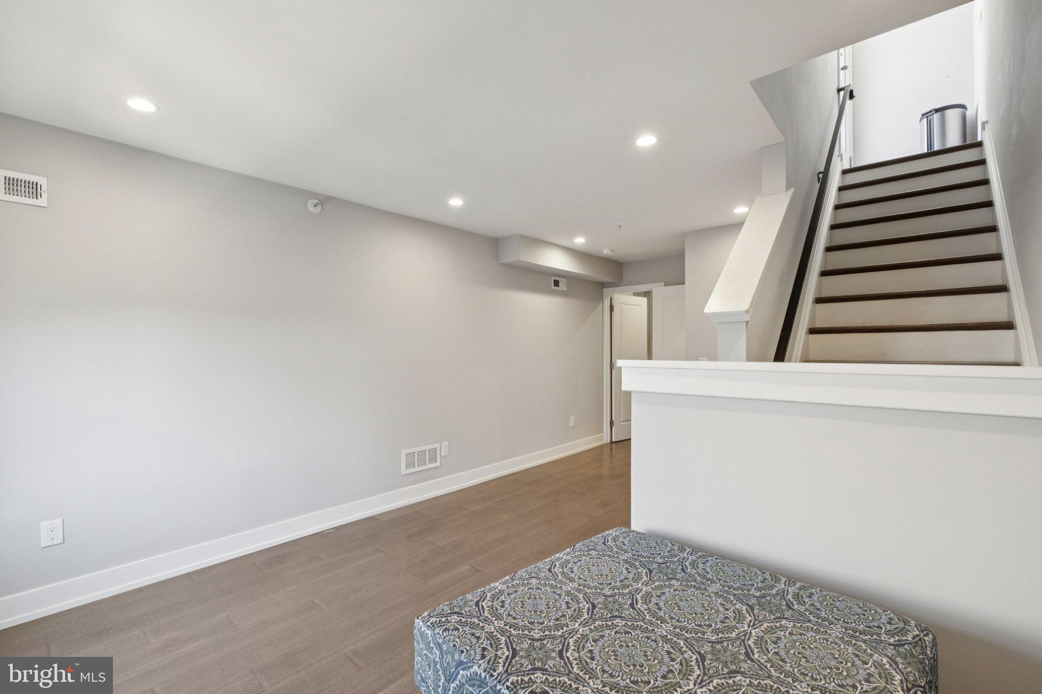 1533 S LAMBERT STREET