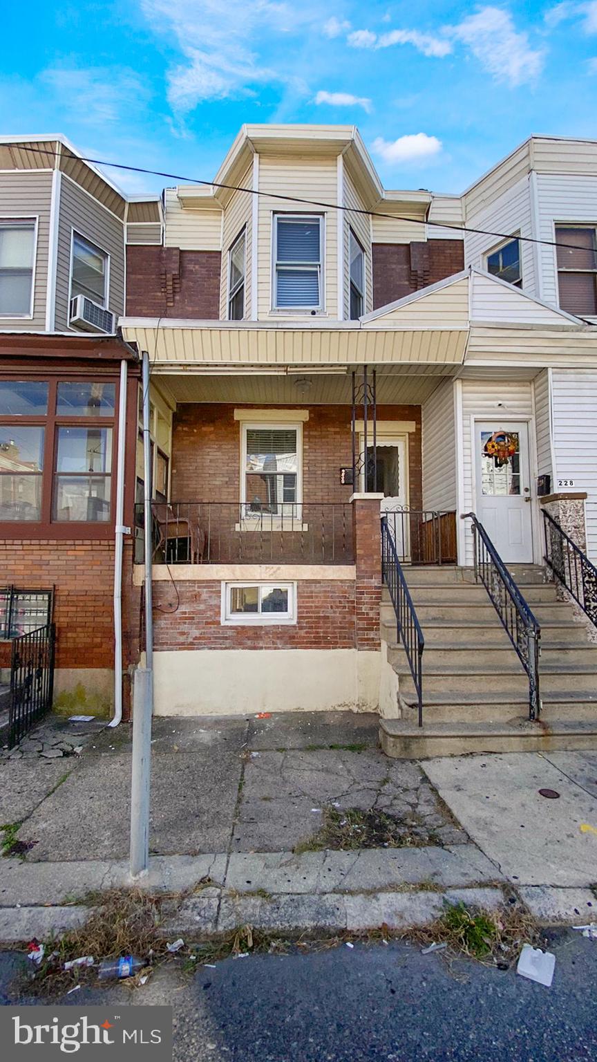 230 E WILLARD STREET