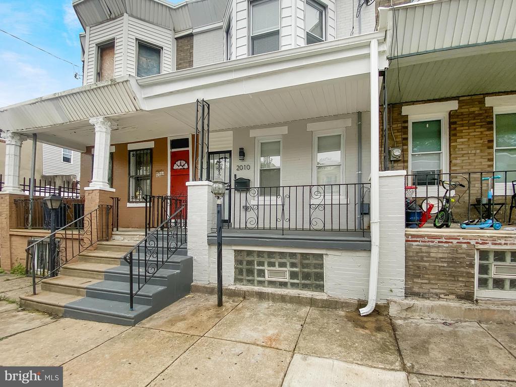 2010 ROWAN STREET
