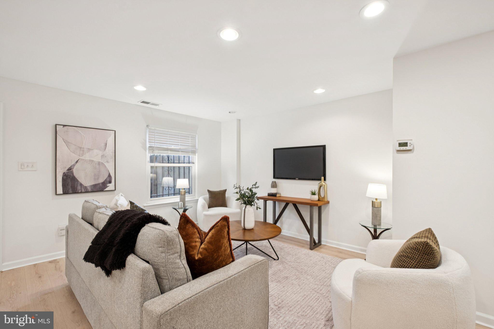 1723 FITZWATER STREET B