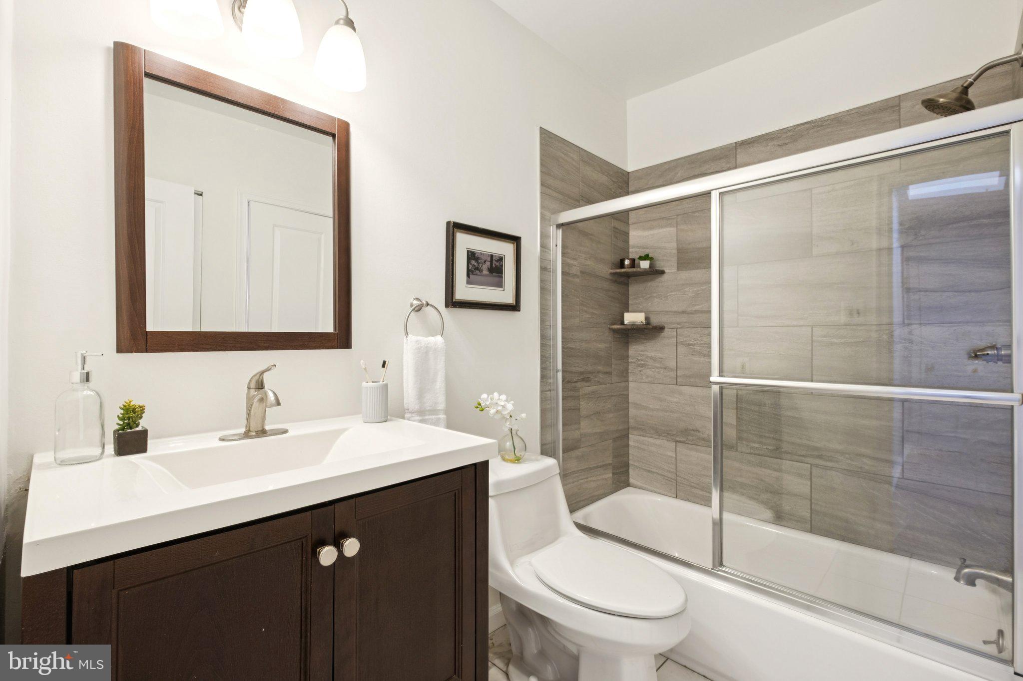 1723 FITZWATER STREET B