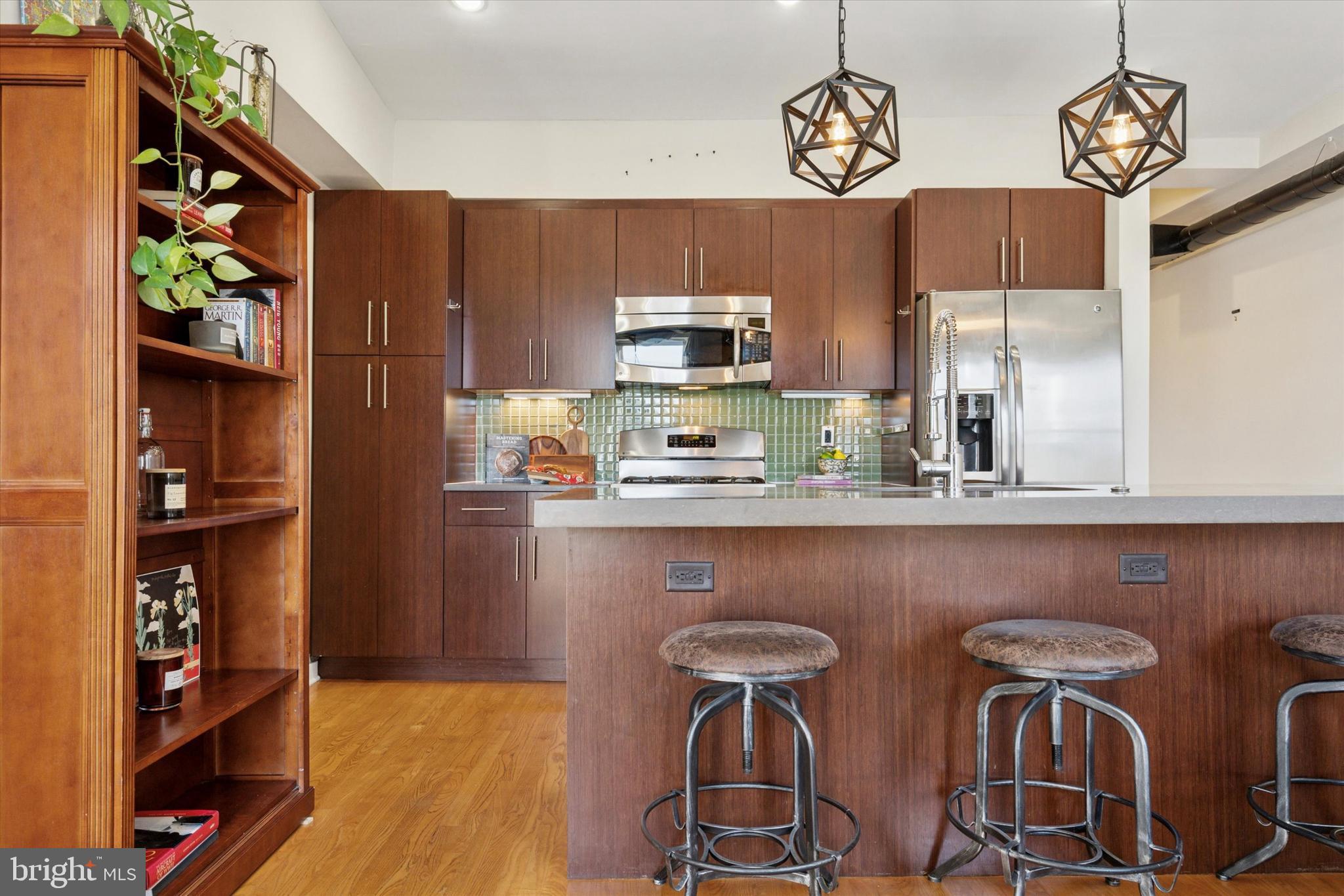 1247 E COLUMBIA AVENUE 3