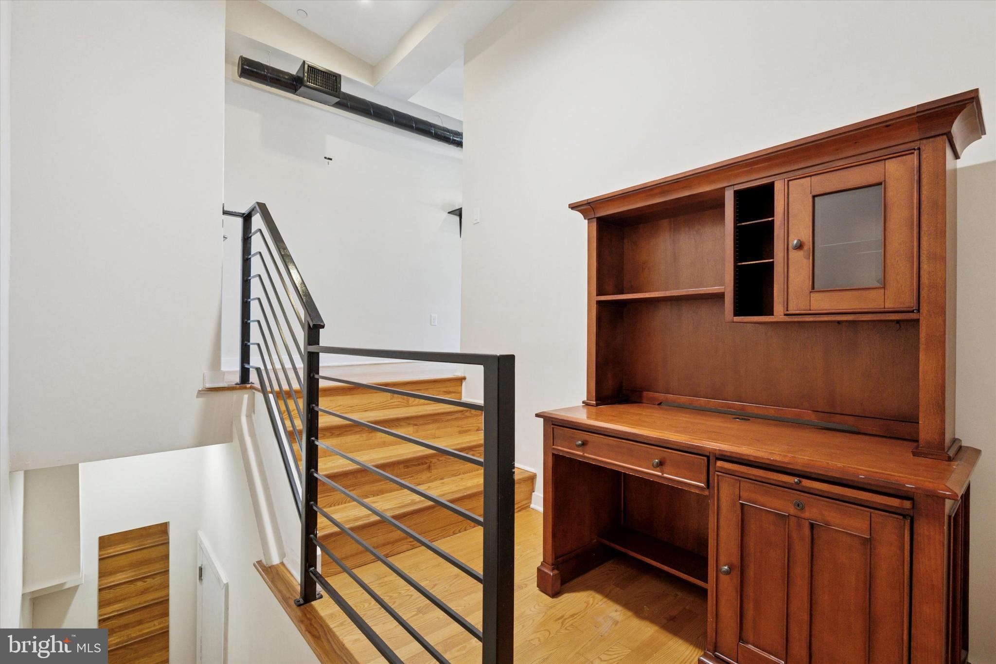 1247 E COLUMBIA AVENUE 3