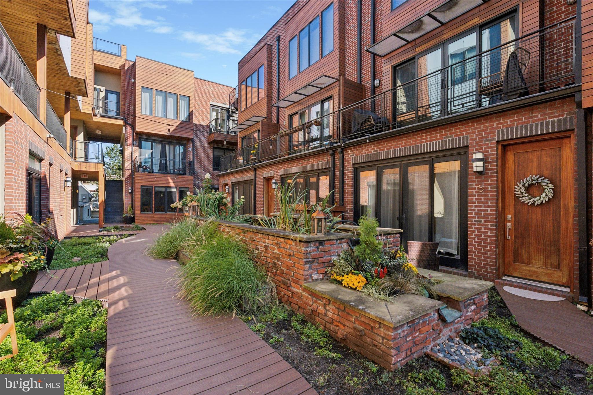 1247 E COLUMBIA AVENUE 3