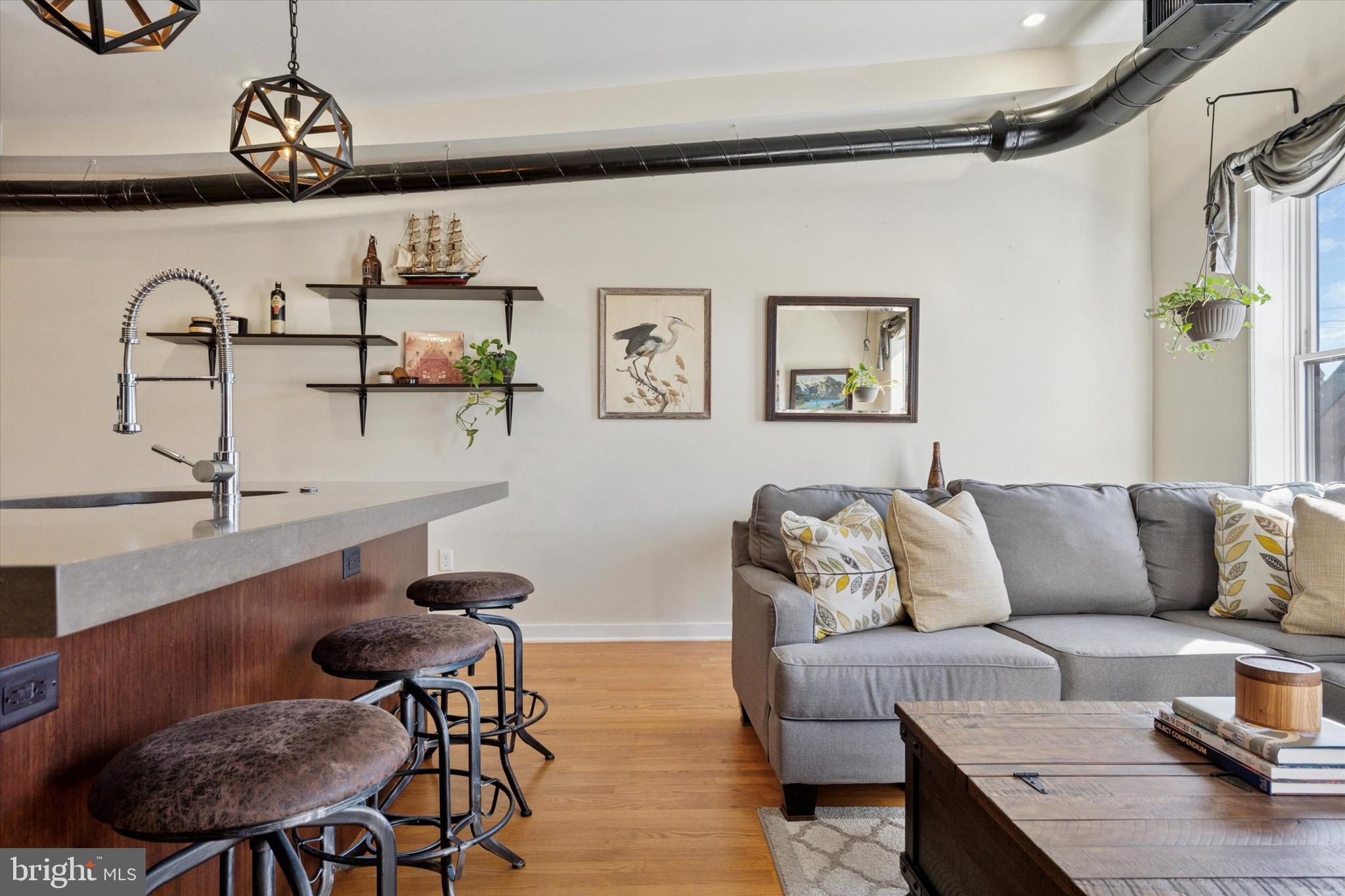 1247 E COLUMBIA AVENUE 3