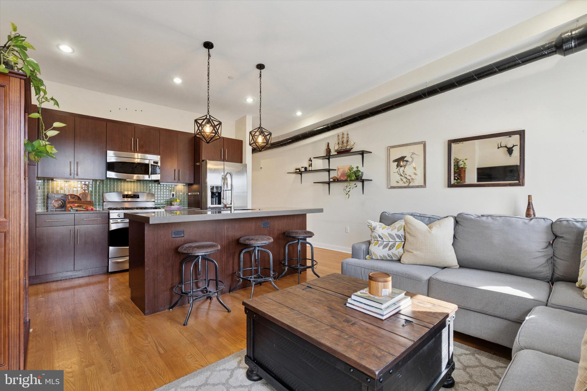 1247 E COLUMBIA AVENUE 3