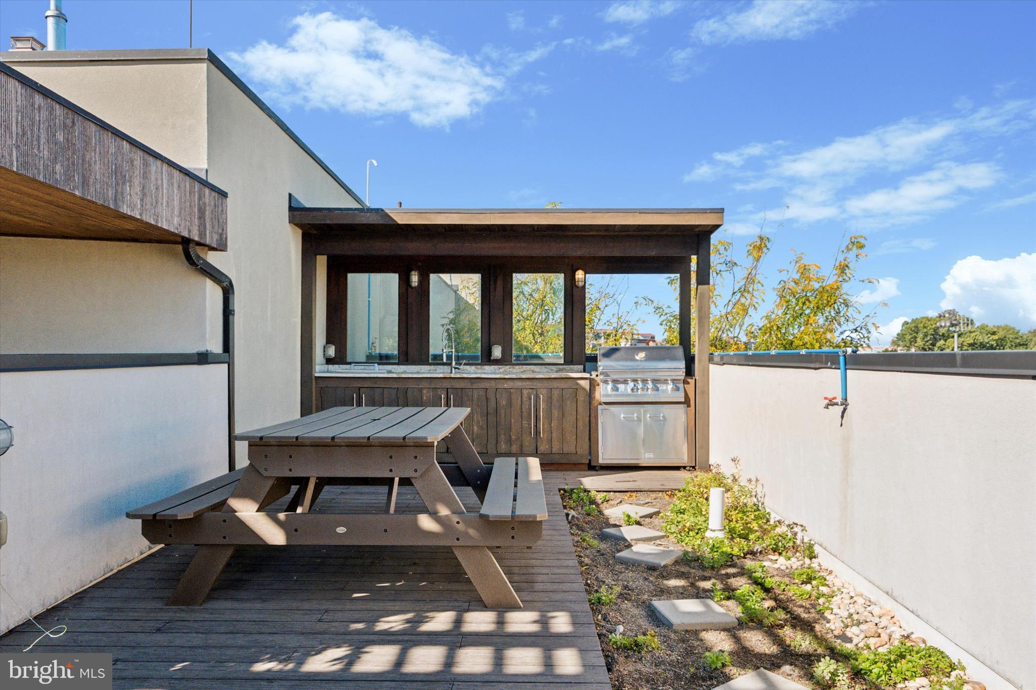 1247 E COLUMBIA AVENUE 3