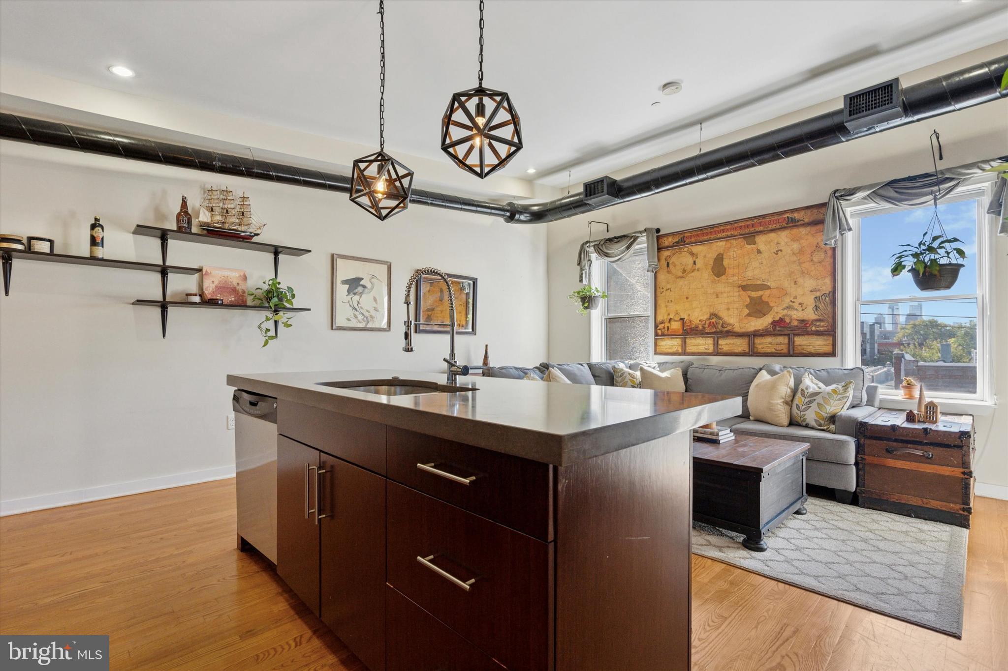 1247 E COLUMBIA AVENUE 3