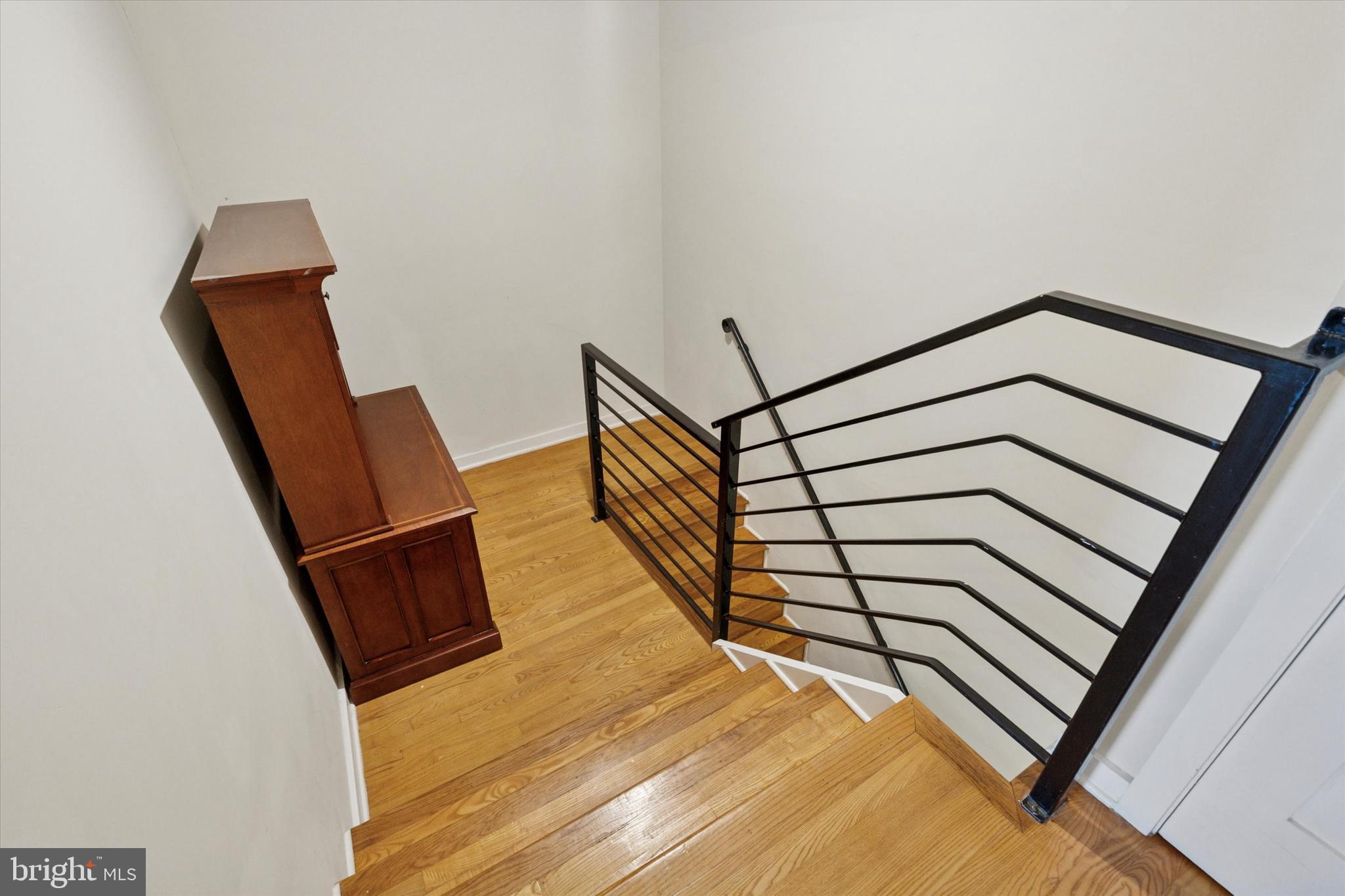 1247 E COLUMBIA AVENUE 3