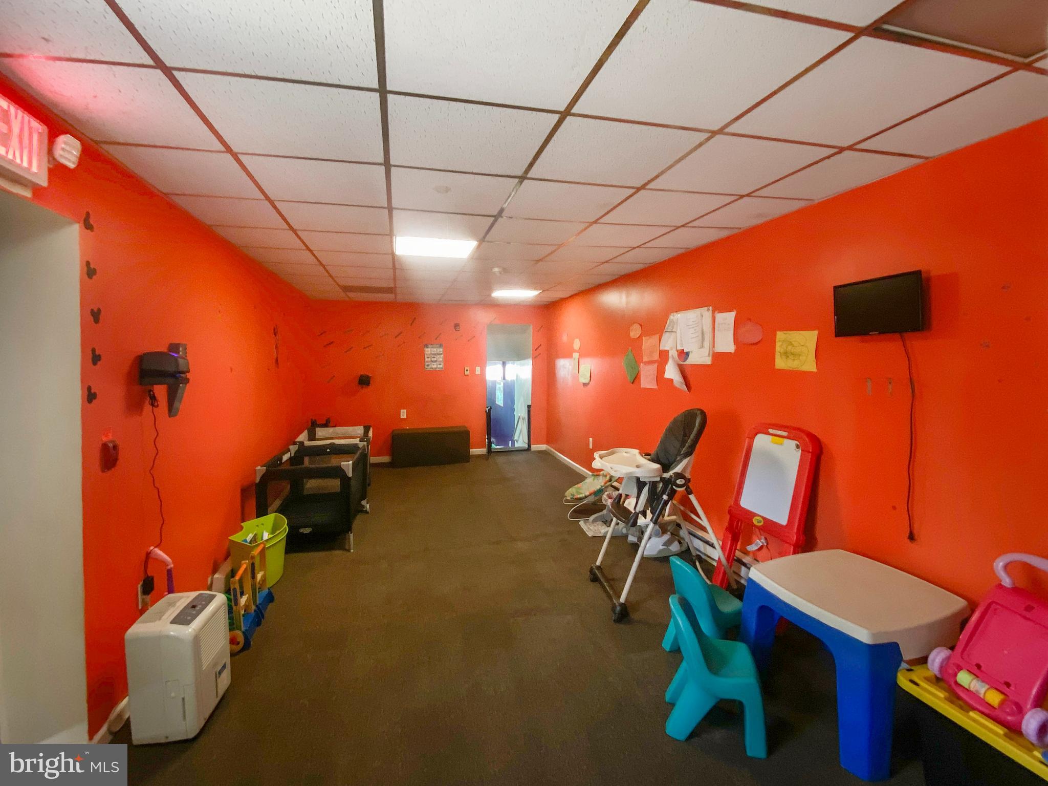 2642 W HUNTINGDON STREET