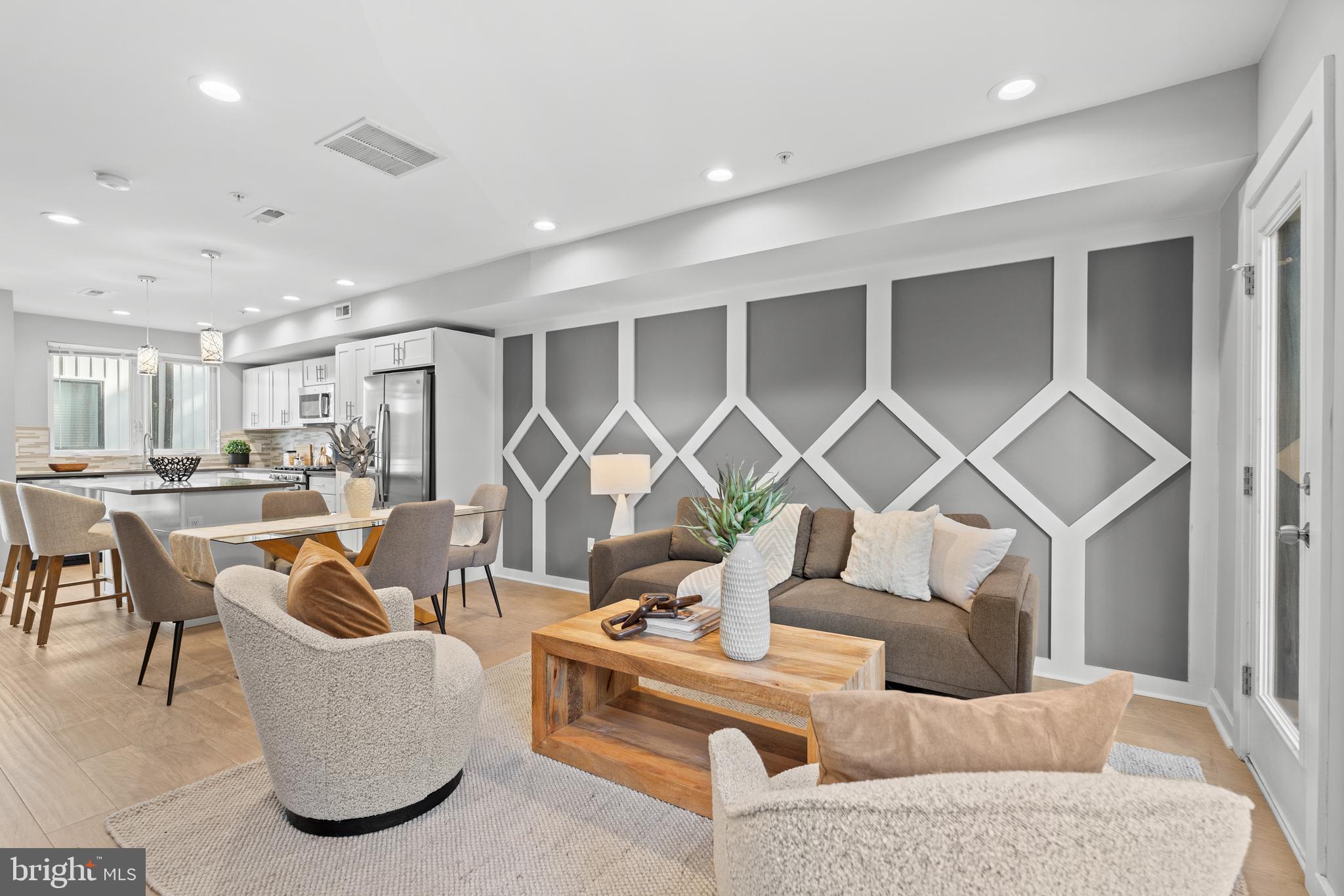 815 PERKIOMEN STREET 14