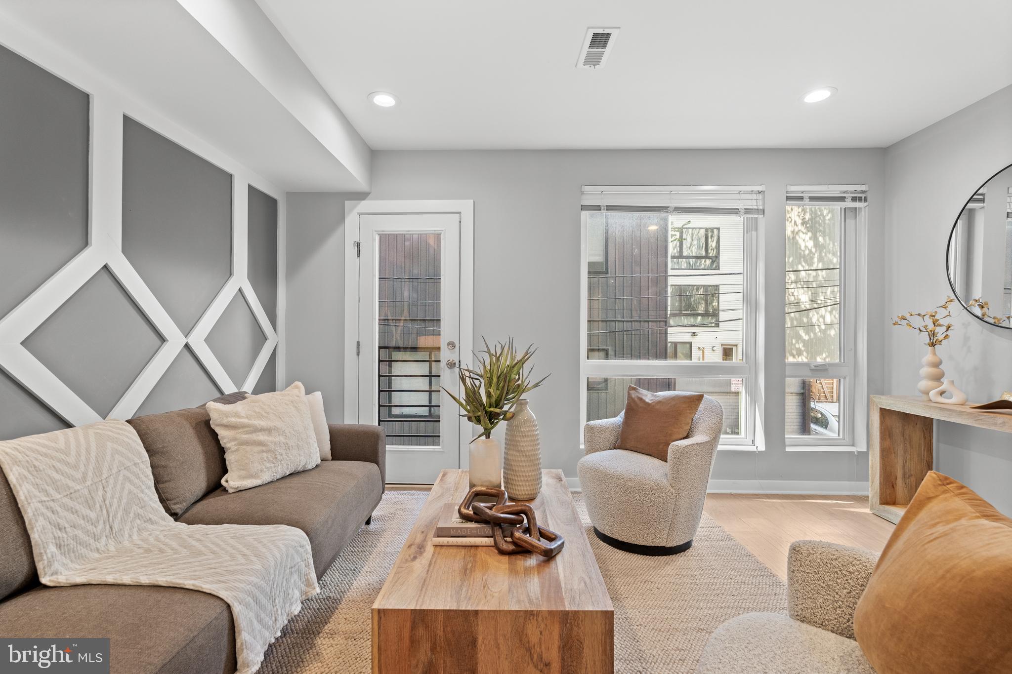 815 PERKIOMEN STREET 14