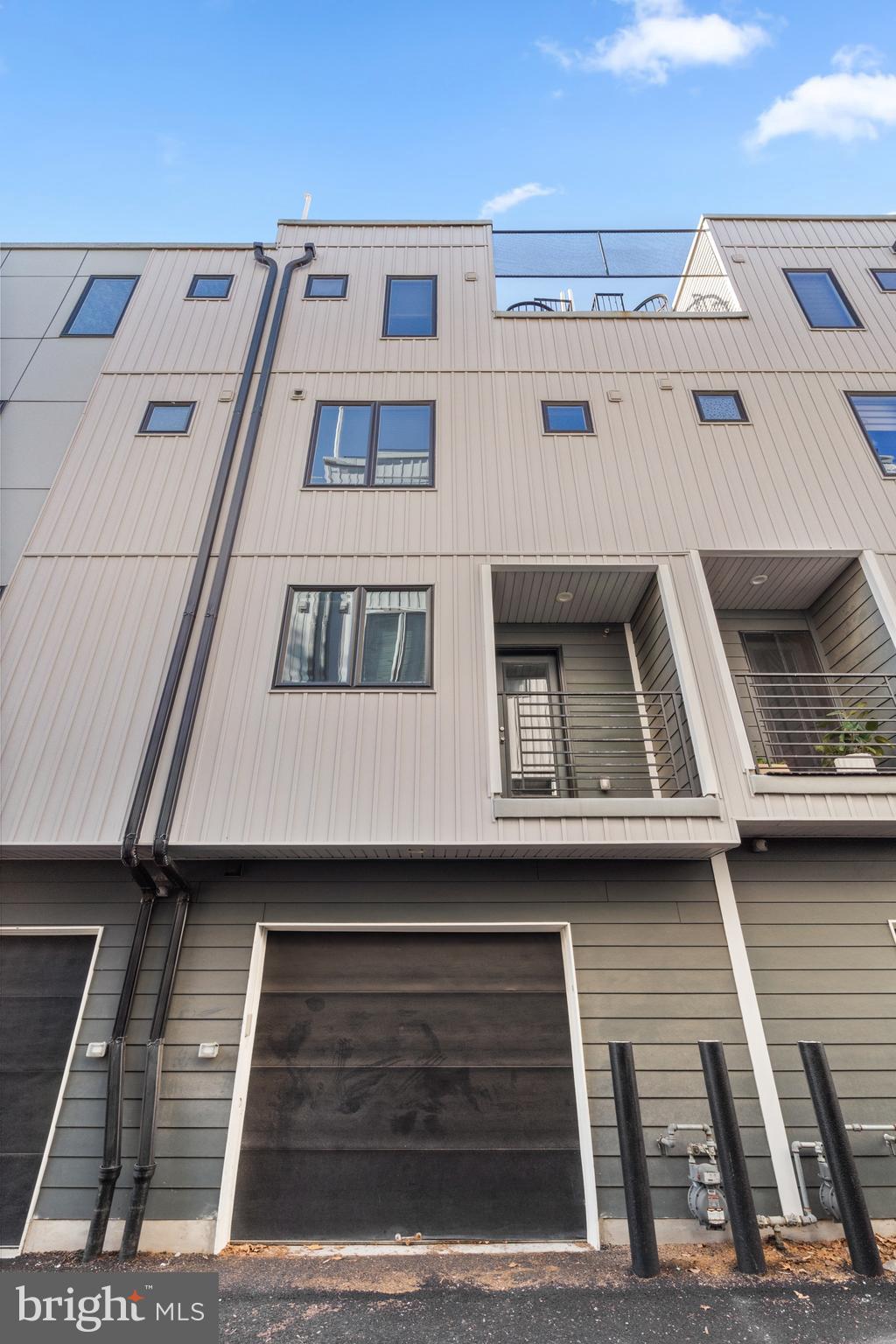 815 PERKIOMEN STREET 14