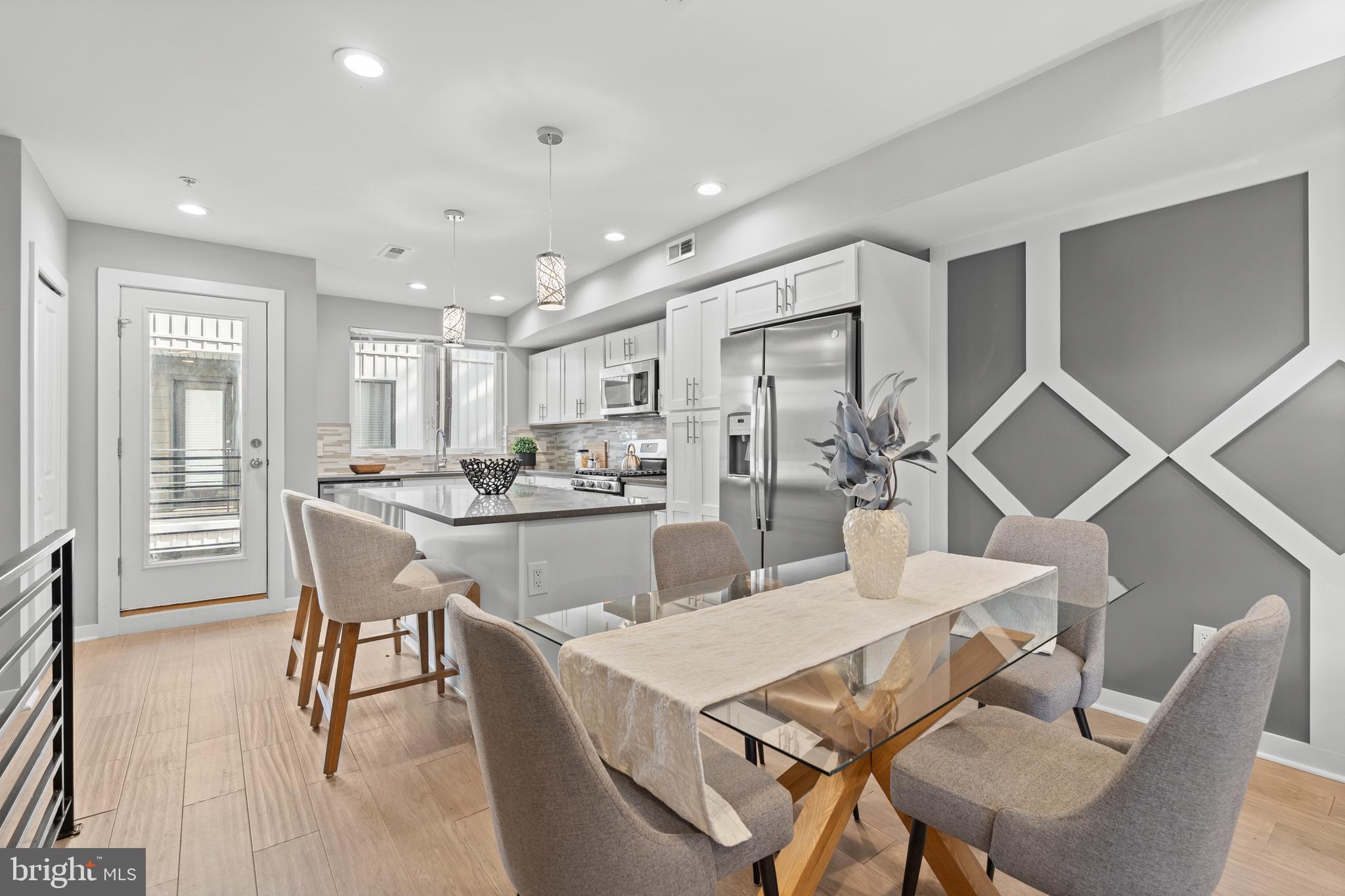 815 PERKIOMEN STREET 14