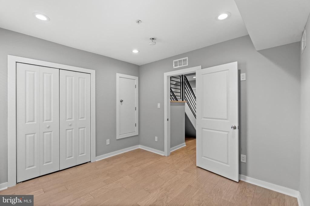 815 PERKIOMEN STREET 14