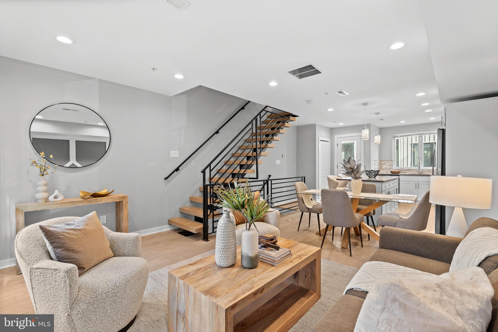 815 PERKIOMEN STREET 14