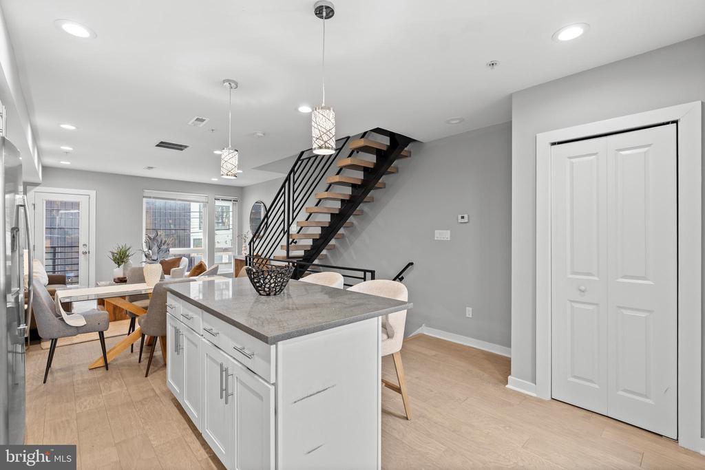 815 PERKIOMEN STREET 14