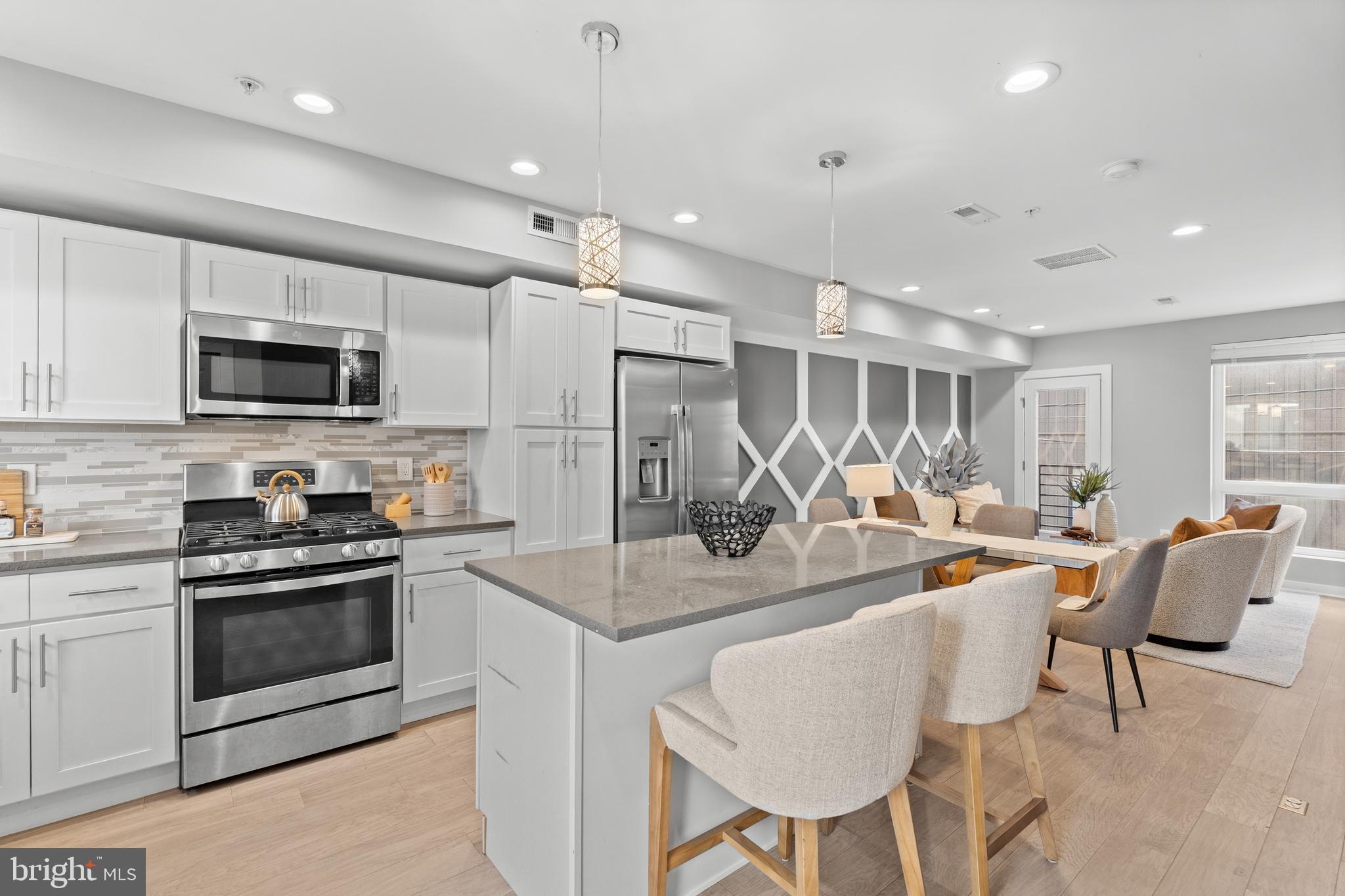 815 PERKIOMEN STREET 14