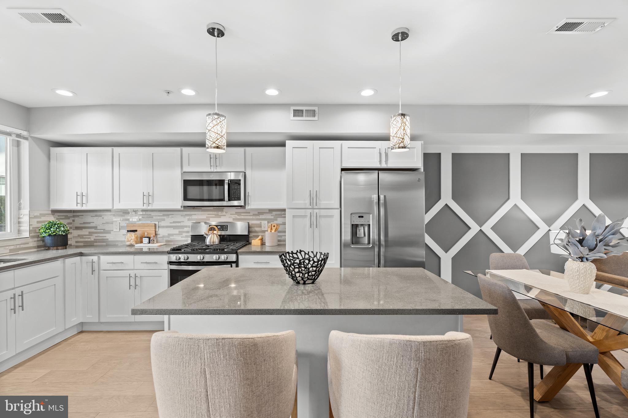 815 PERKIOMEN STREET 14