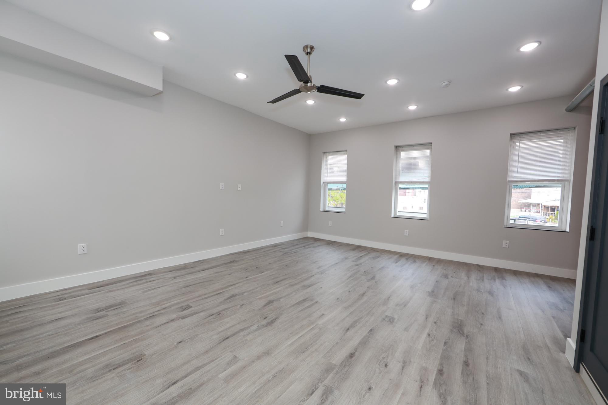 3565 & 3567 KENSINGTON AVENUE