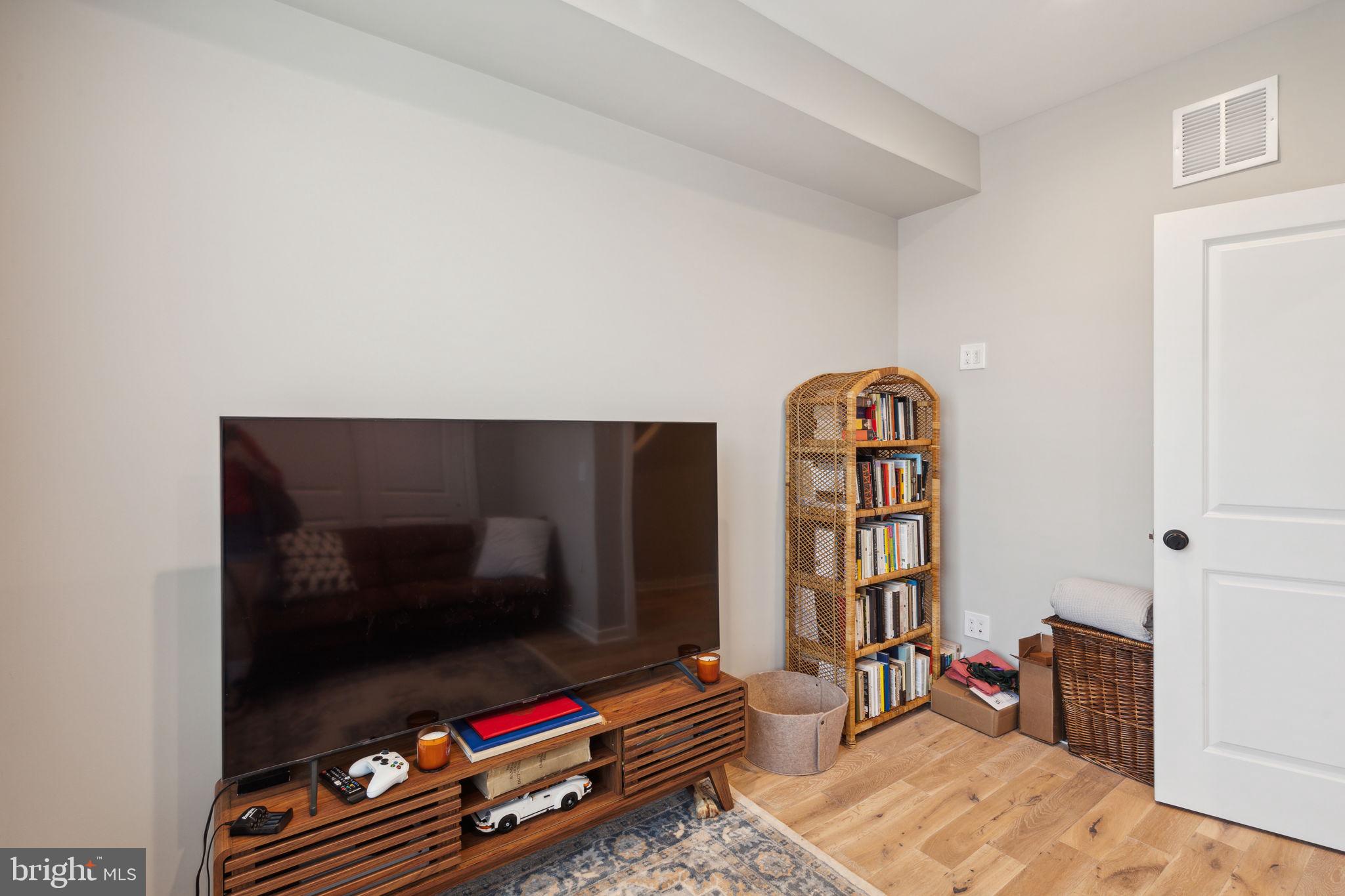 1510 N HOLLYWOOD STREET