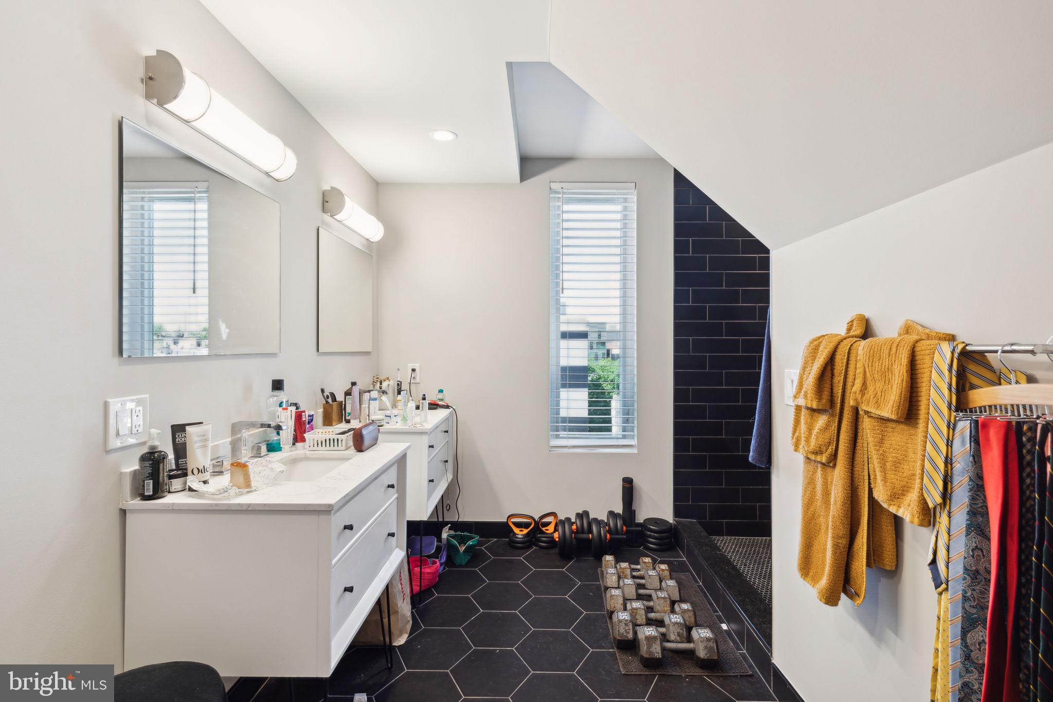 1510 N HOLLYWOOD STREET