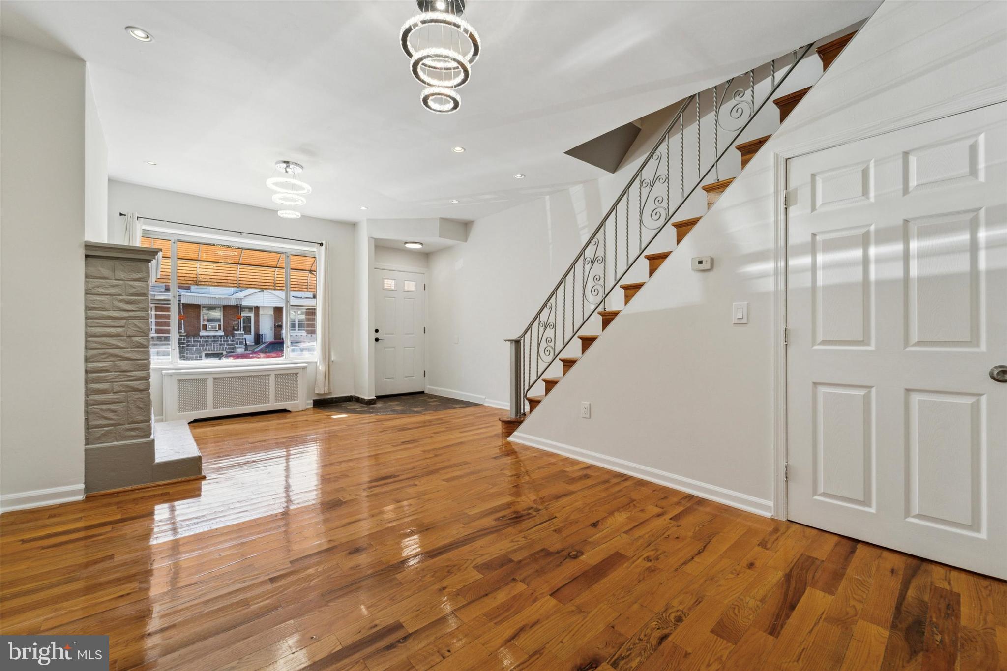 3052 ARAMINGO AVENUE