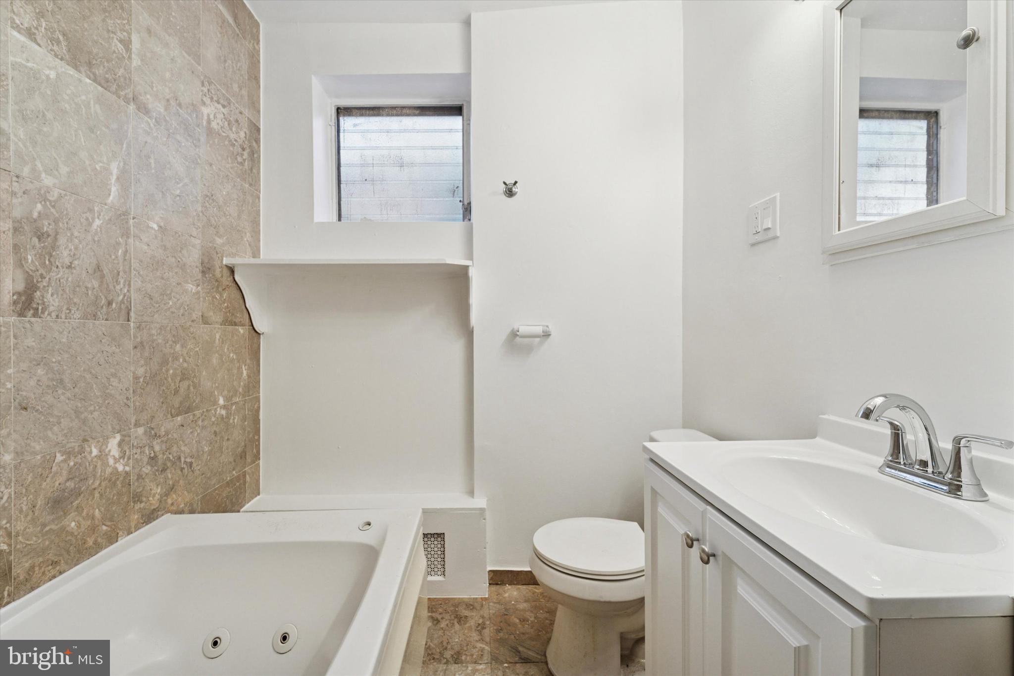 3052 ARAMINGO AVENUE