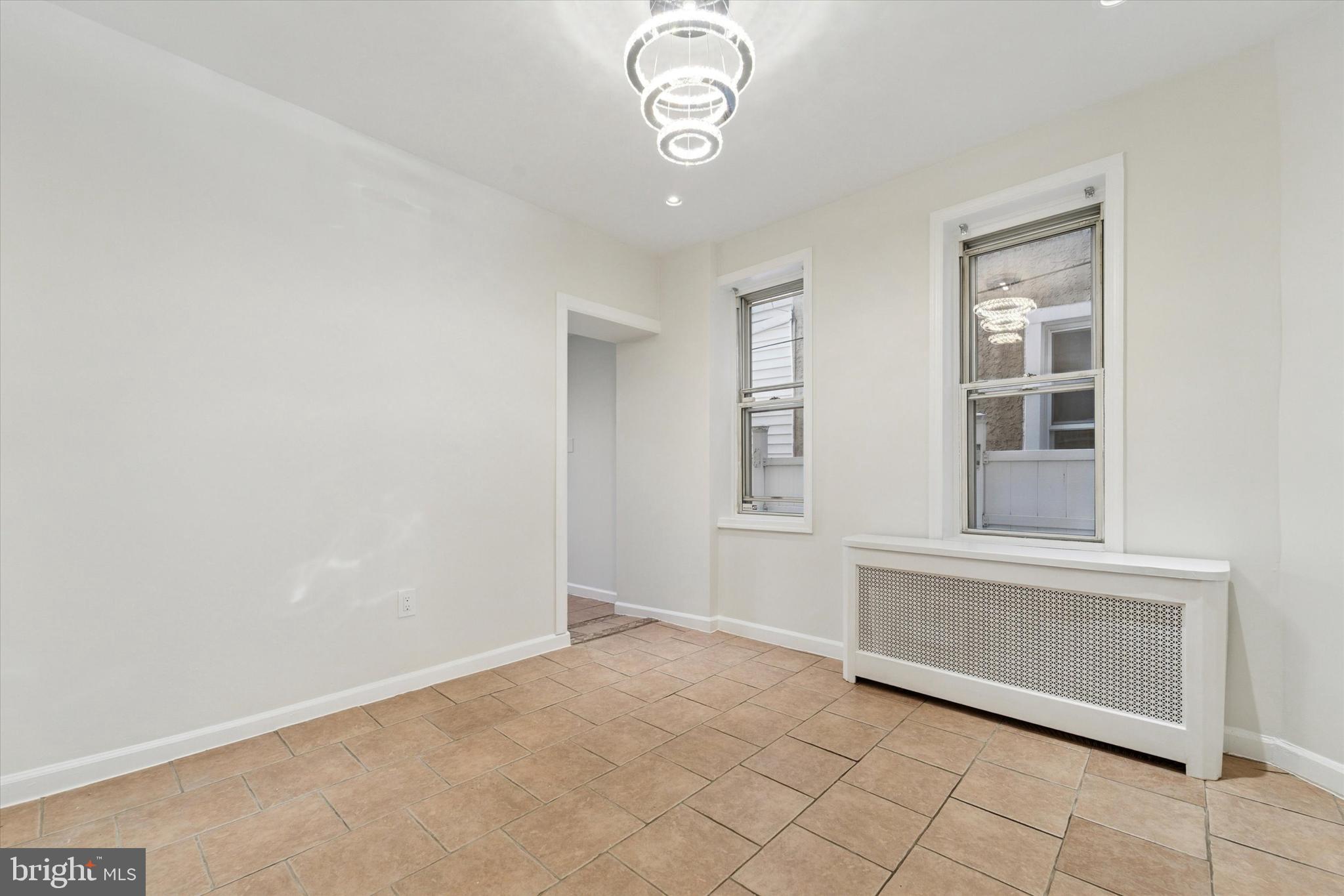 3052 ARAMINGO AVENUE