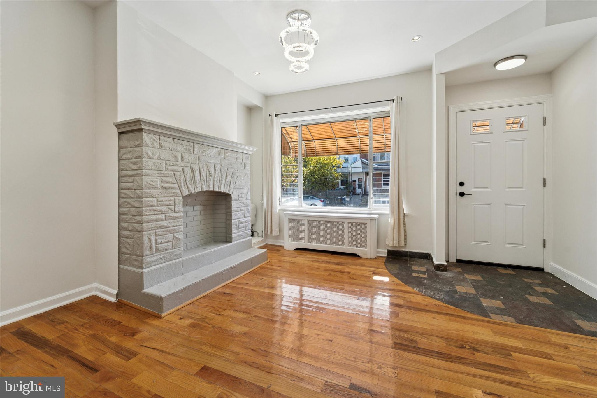 3052 ARAMINGO AVENUE