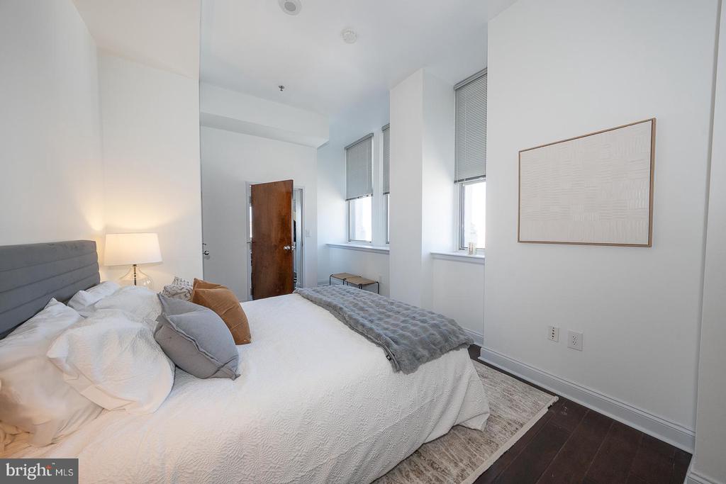 1001 CHESTNUT STREET 13 705E