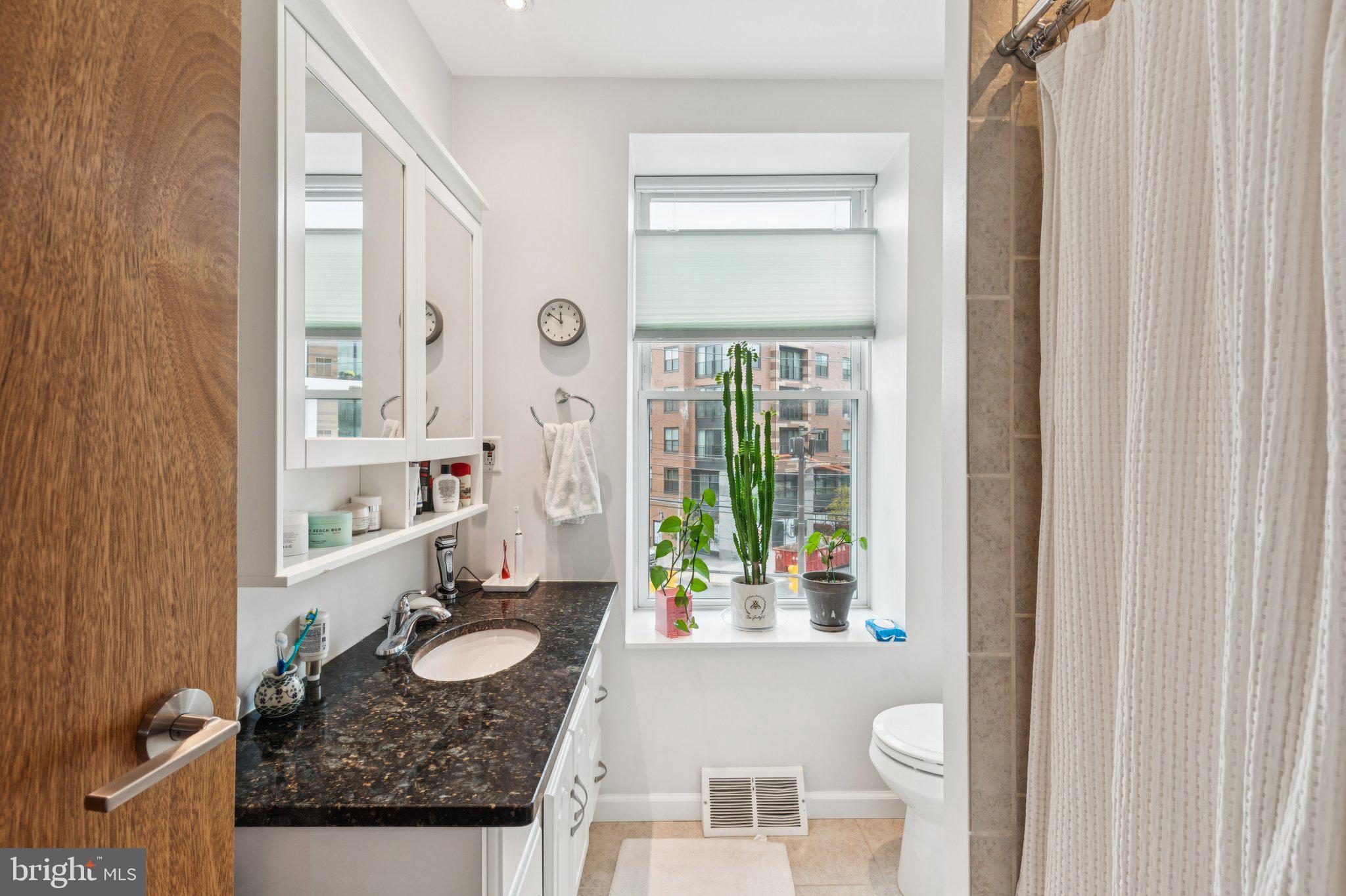 2305 GRAYS FERRY AVENUE