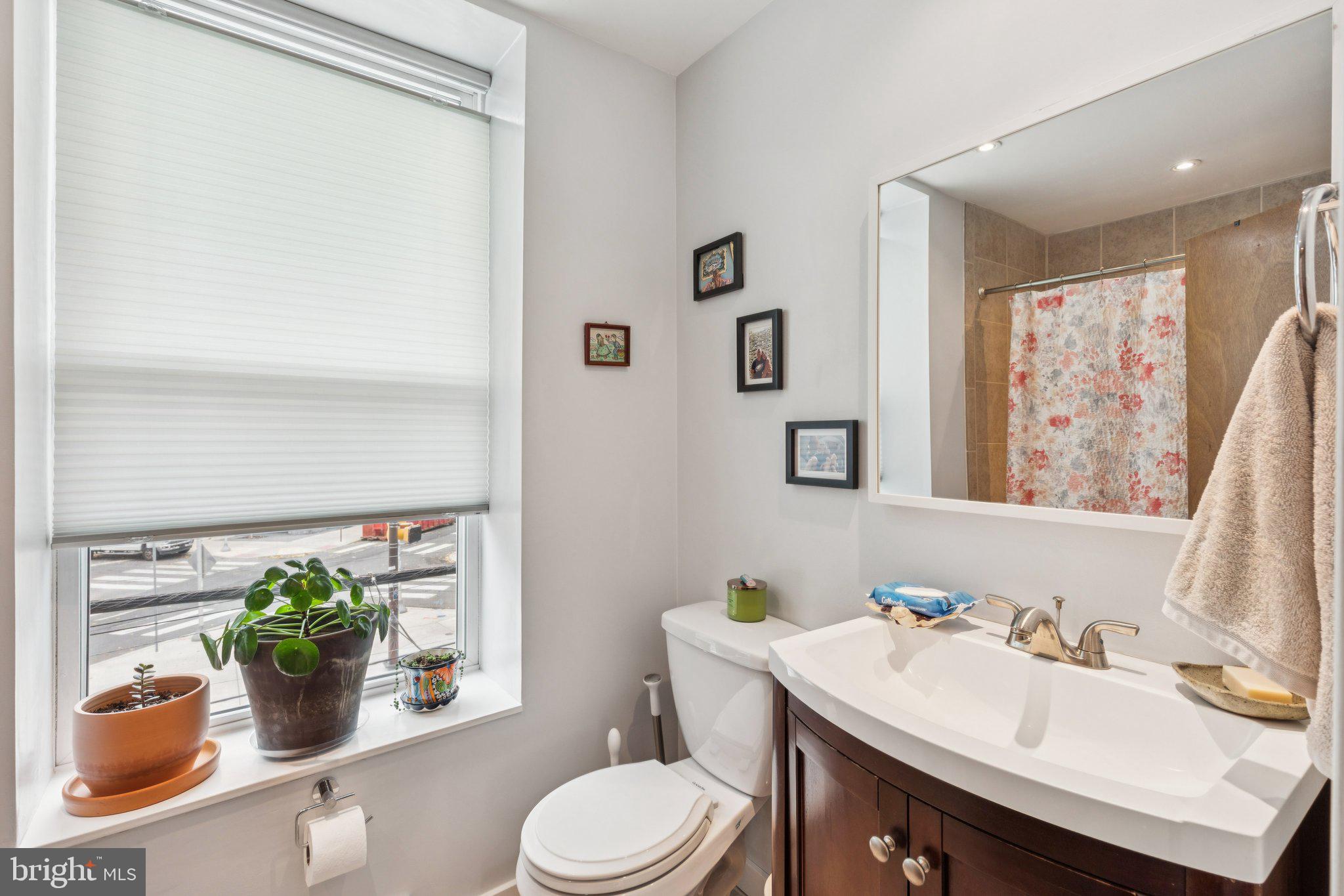 2305 GRAYS FERRY AVENUE