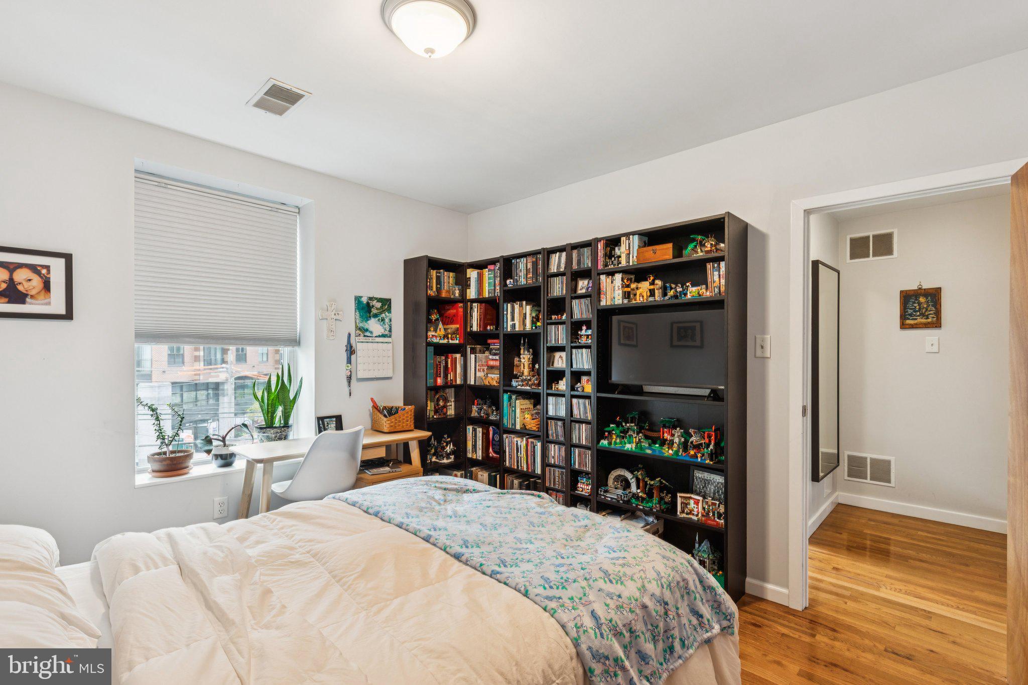 2305 GRAYS FERRY AVENUE