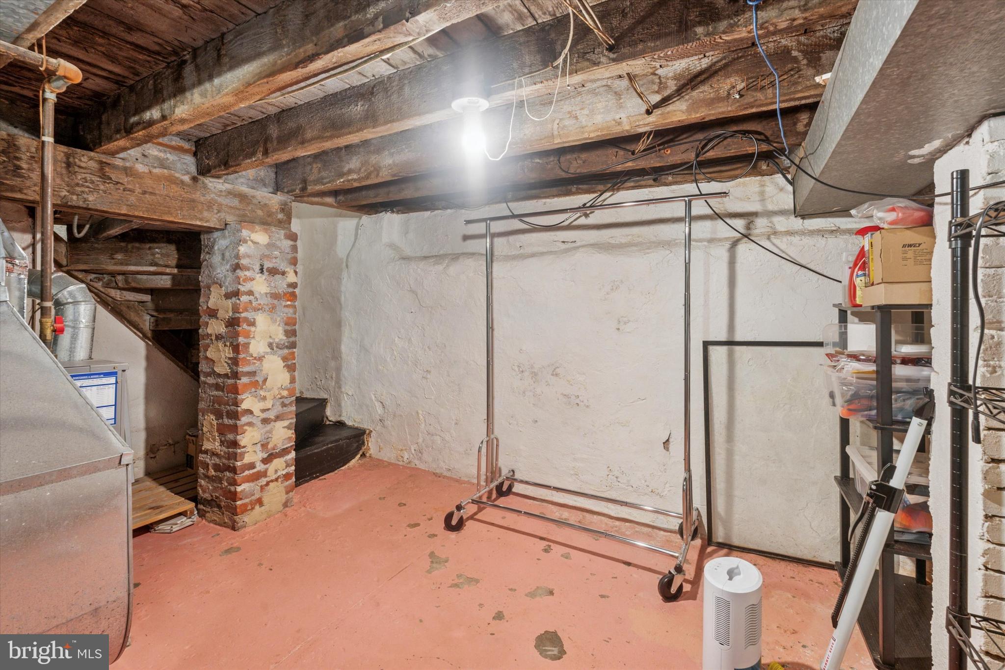 1136 WAVERLY STREET 1R