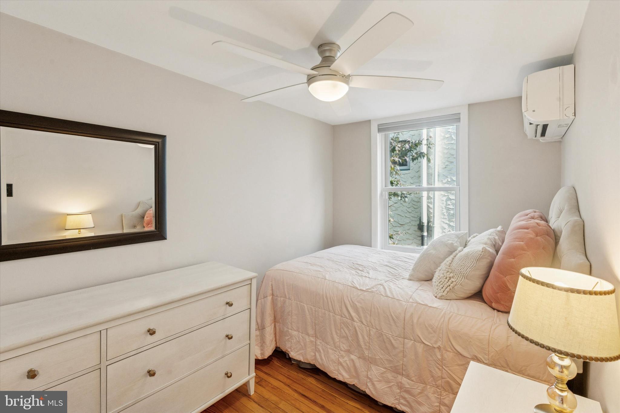 1136 WAVERLY STREET 1R