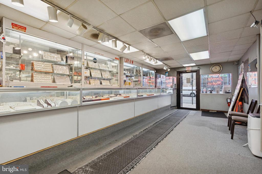 4029, 4031, 4033 LANCASTER AVENUE