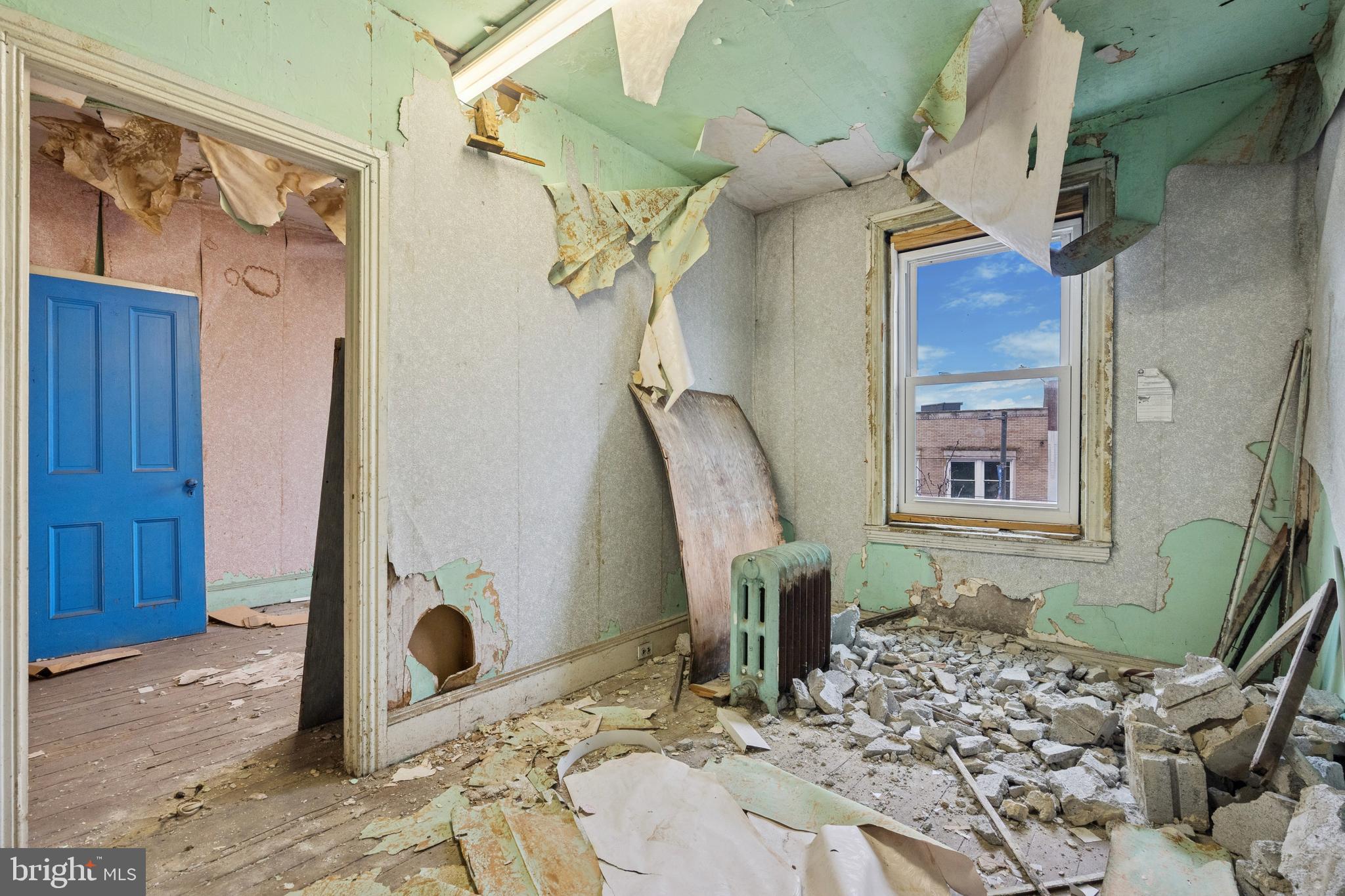 4029, 4031, 4033 LANCASTER AVENUE