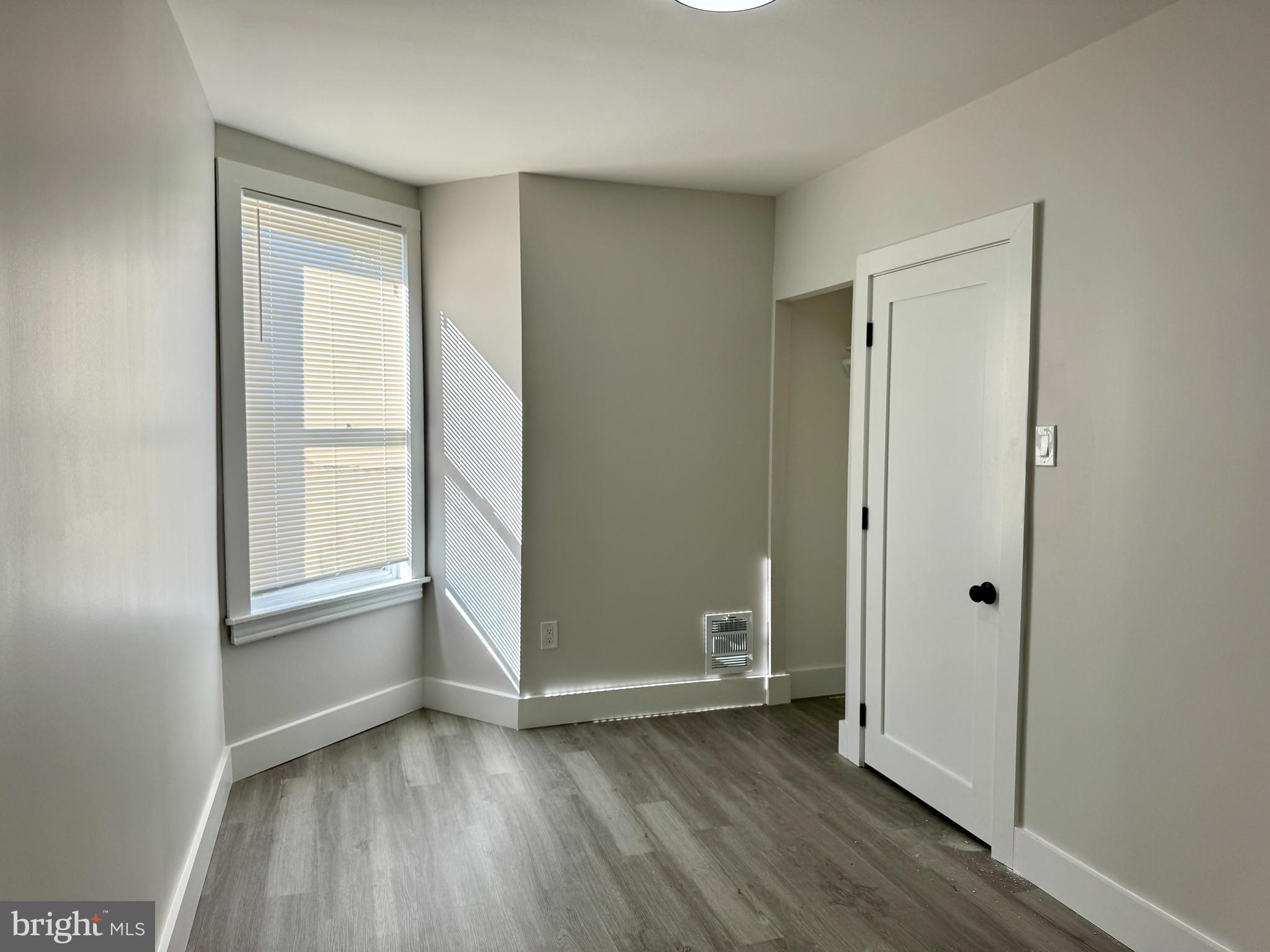 6308 N LAMBERT STREET