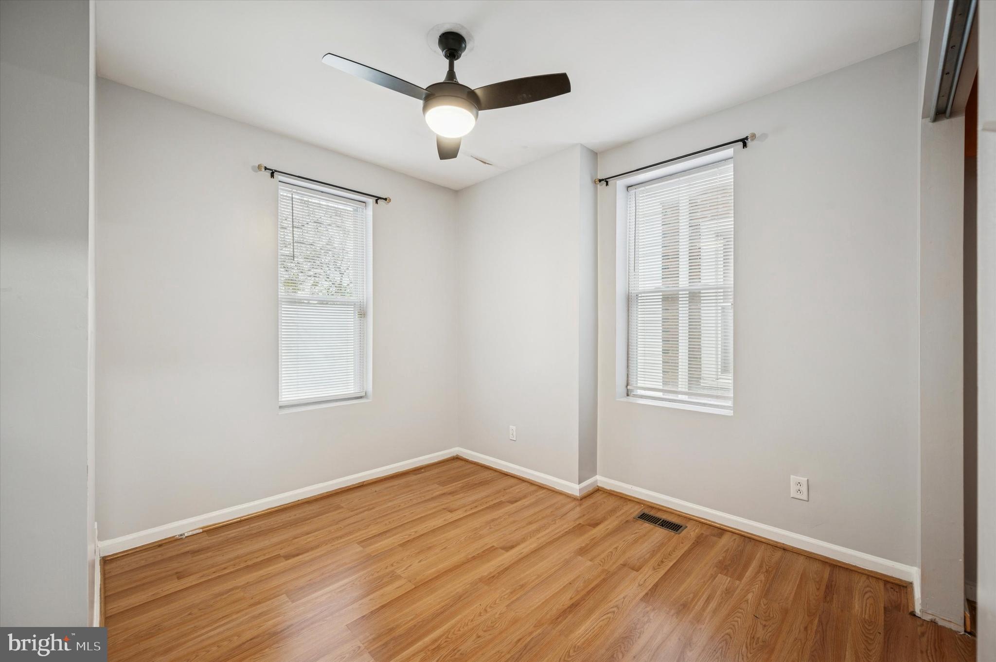 1319 N ROBINSON STREET