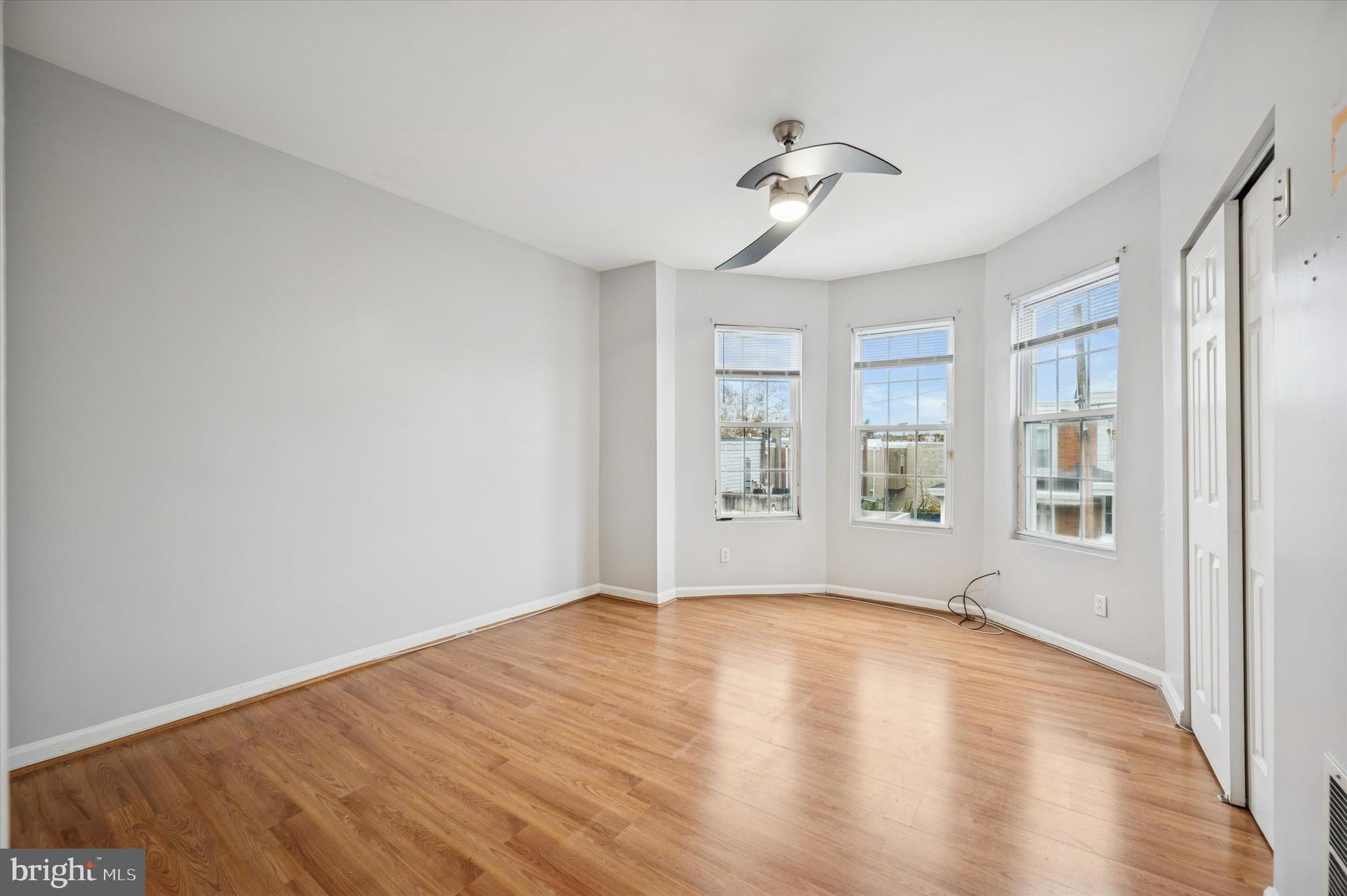 1319 N ROBINSON STREET