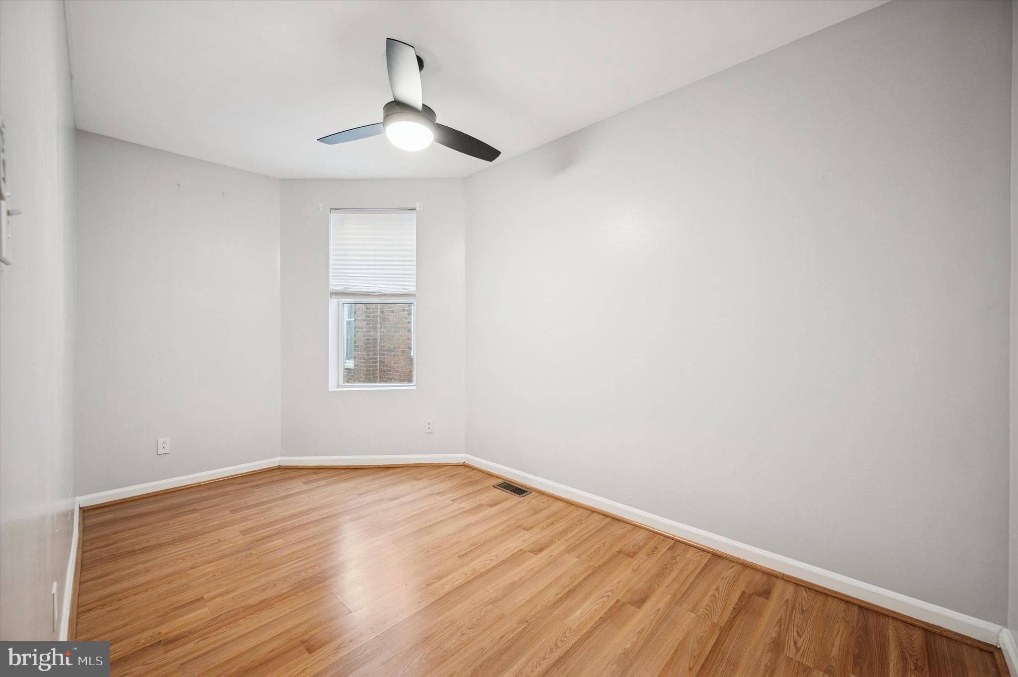 1319 N ROBINSON STREET