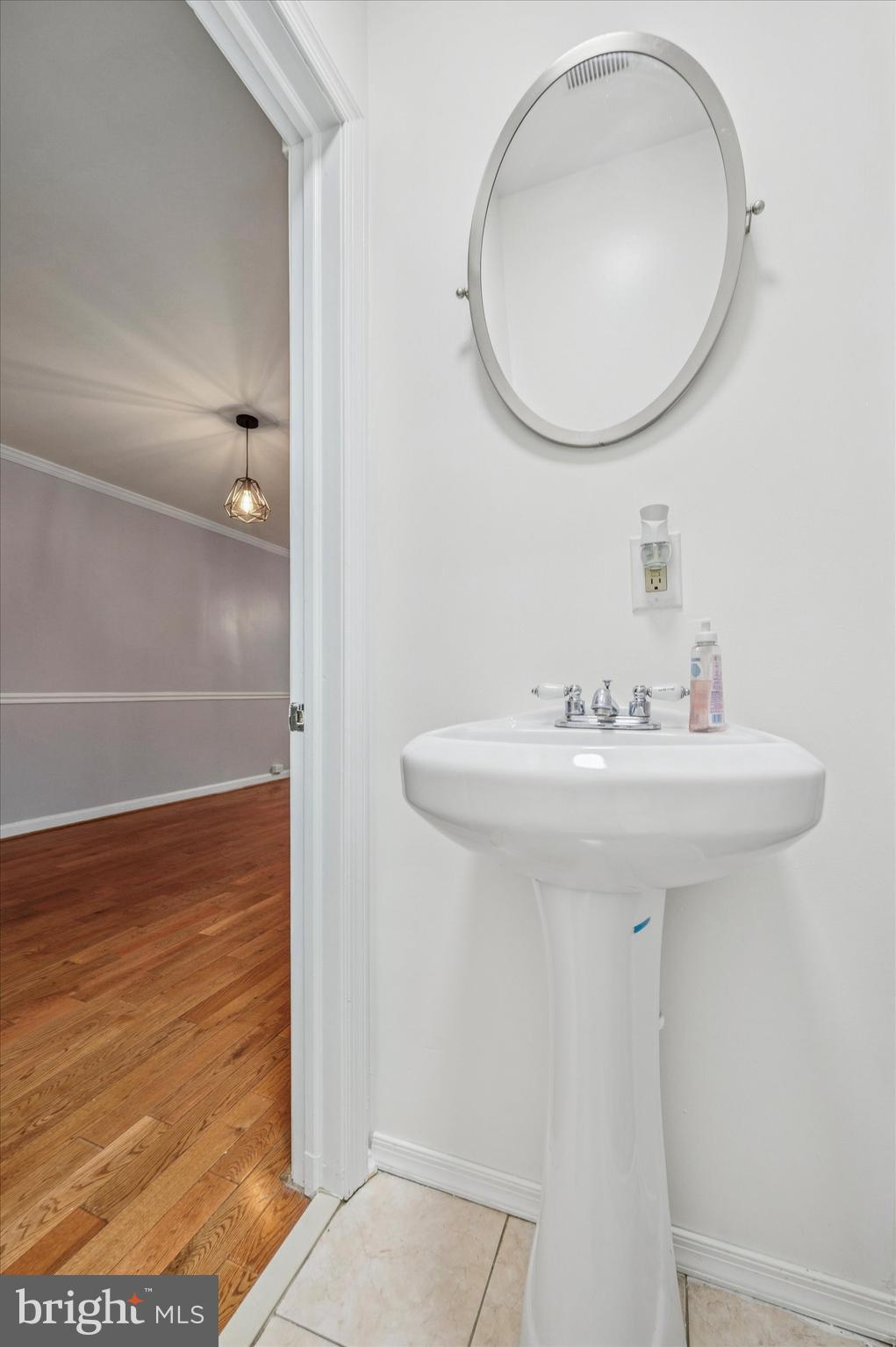 1319 N ROBINSON STREET