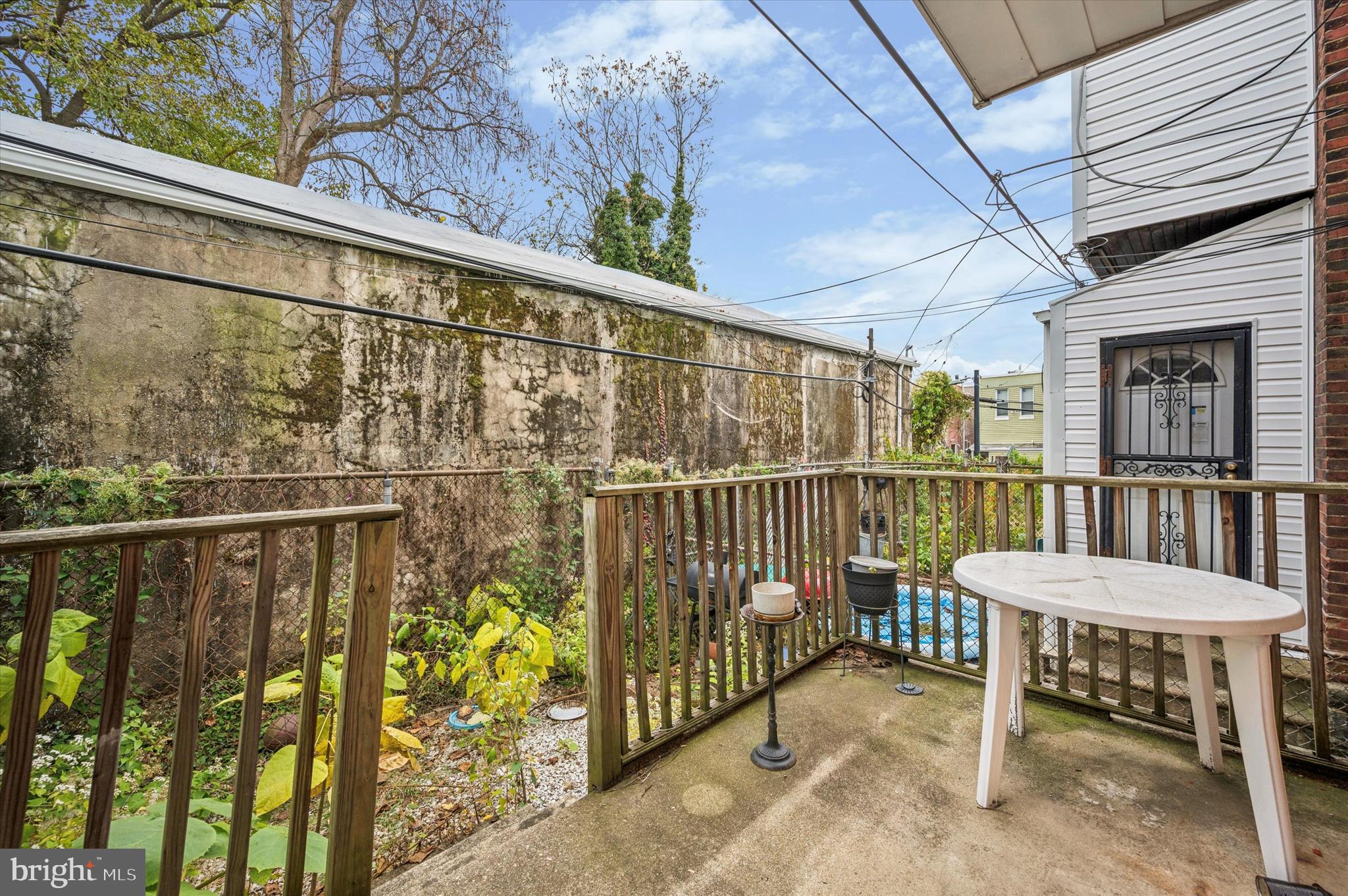 1319 N ROBINSON STREET