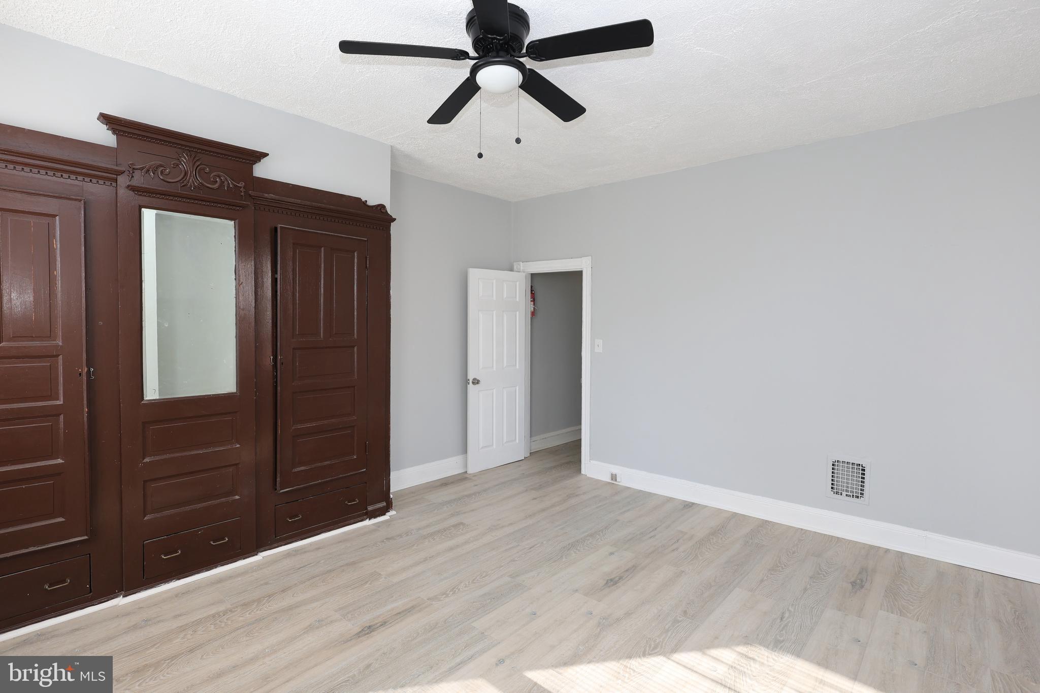 76 W SHARPNACK STREET