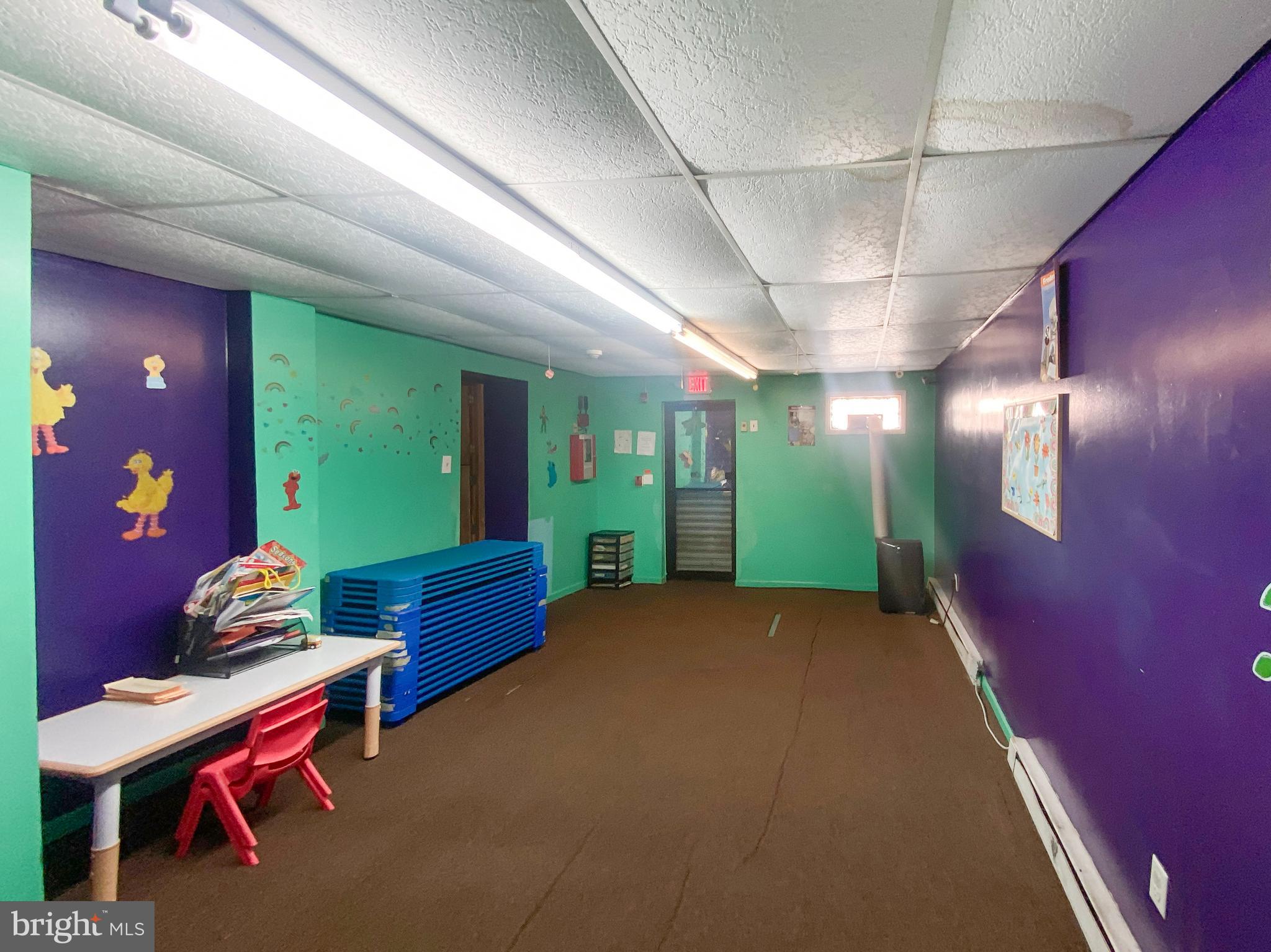 2642 W HUNTINGDON STREET