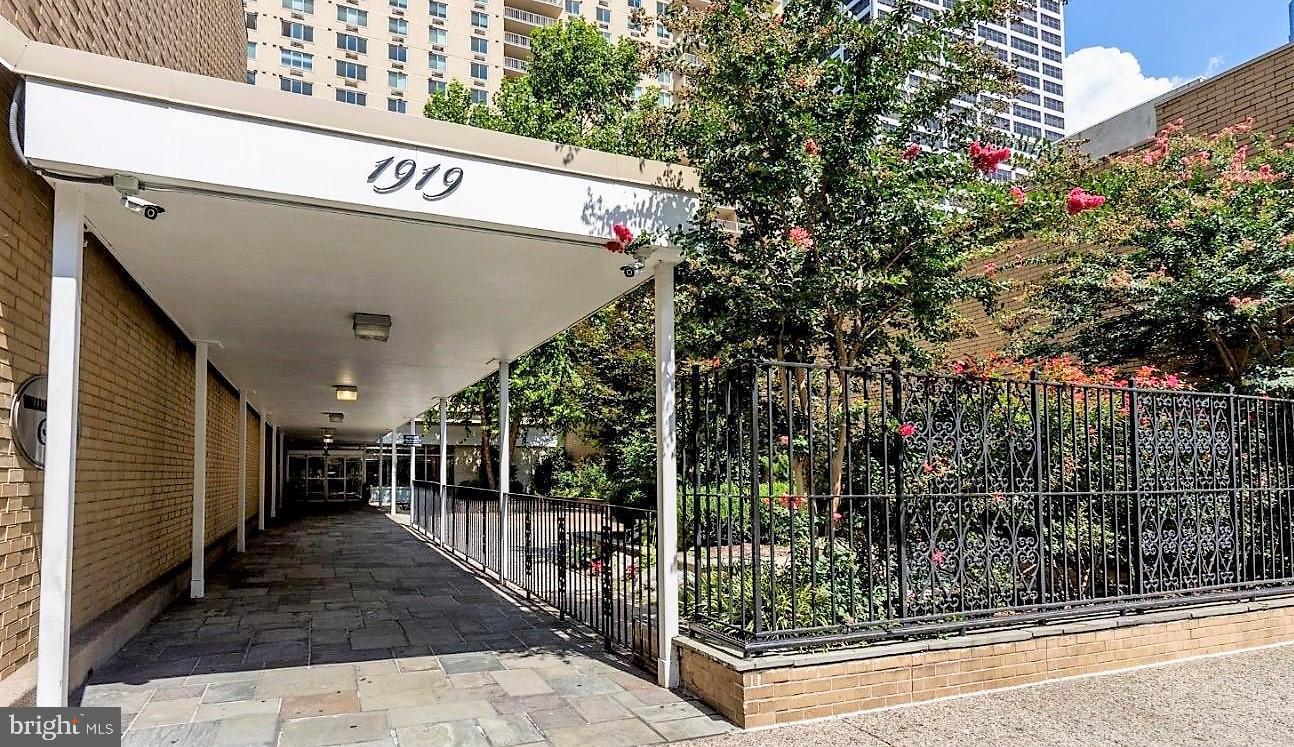 1919 CHESTNUT STREET 523-24