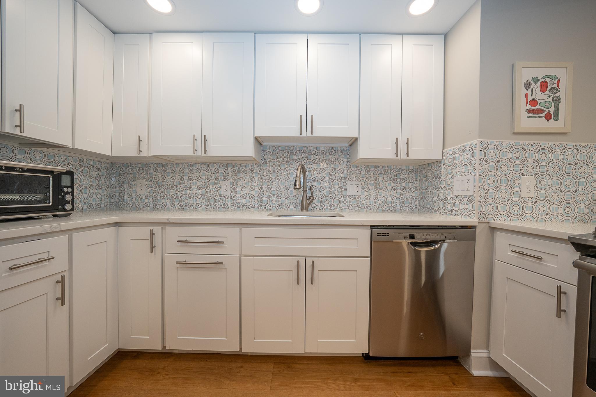 1919 CHESTNUT STREET 523-24