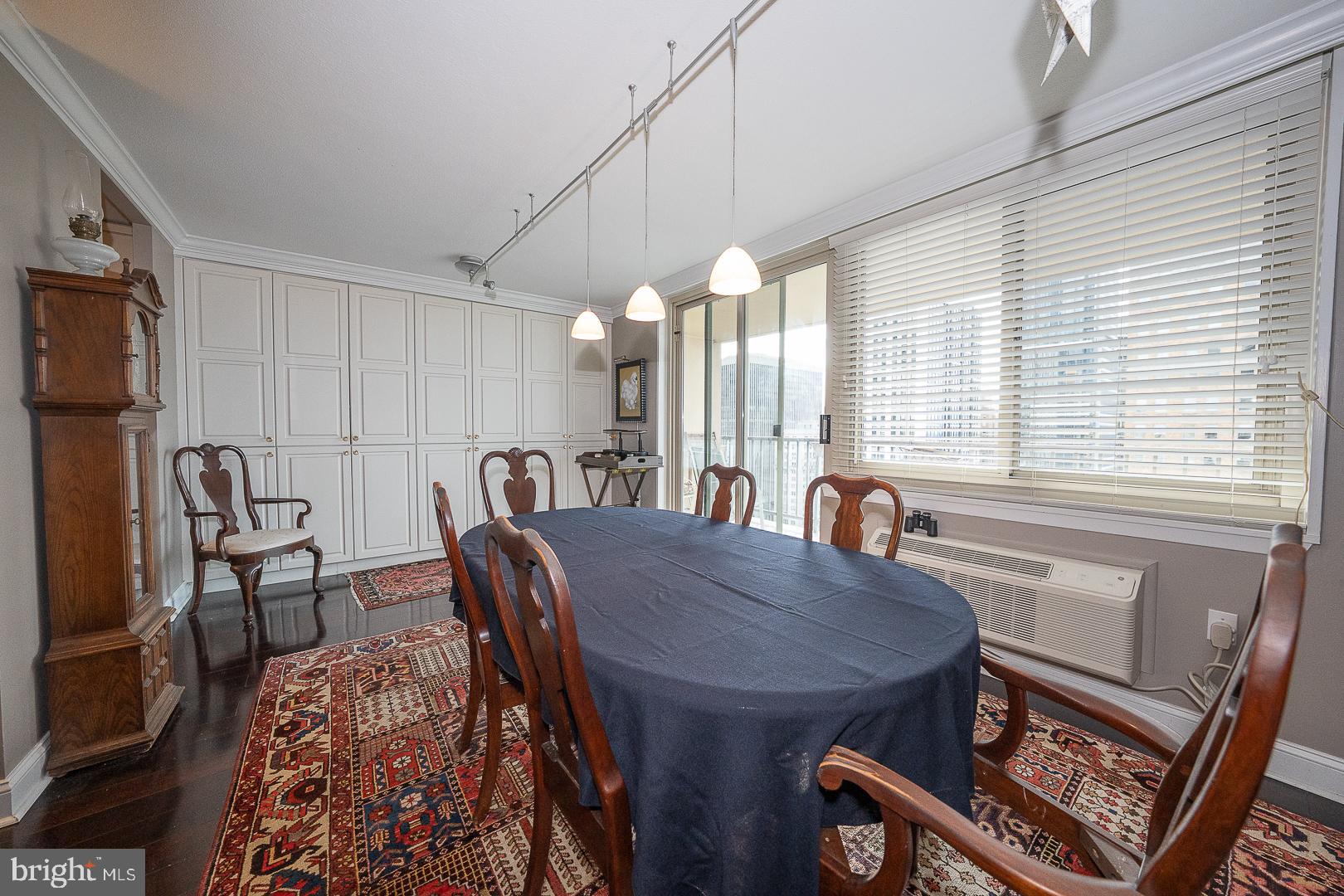 1919 CHESTNUT STREET 2118