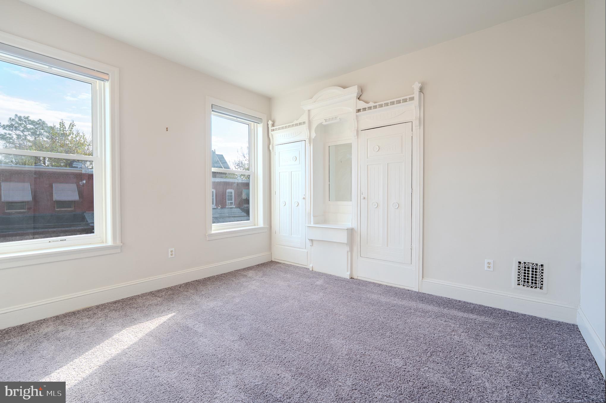 826 N BROOKLYN STREET